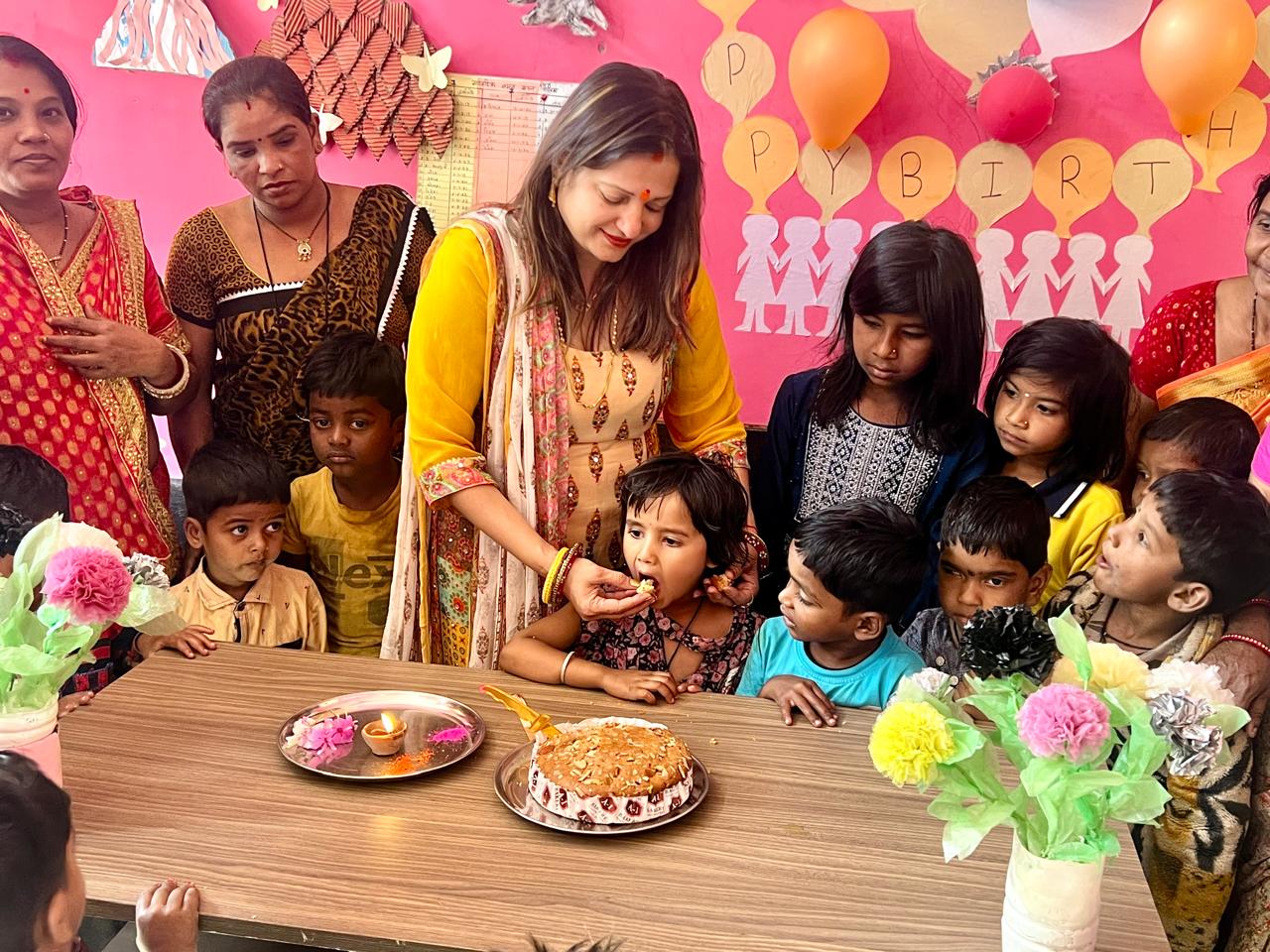 आंगनबाड़ी केन्द्रों में &lsquo;न्योता भोज&rsquo; कार्यक्रम : पोषण, शिक्षा और जनभागीदारी का राज्यव्यापी अभियान,प्रदेशभर में 9,763 न्योता भोज आयोजित, 1.83 लाख से अधिक बच्चे हुए लाभान्वित