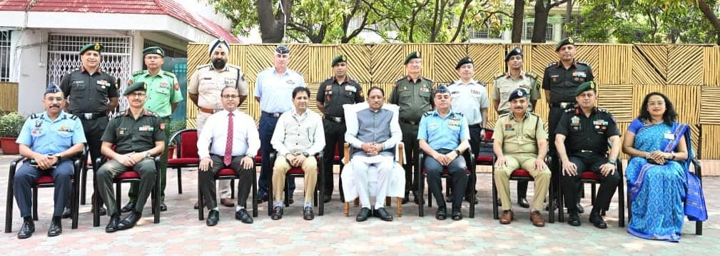 मुख्यमंत्री साय से नेशनल डिफेंस कॉलेज के अधिकारियों की मुलाकात, विदेशी मेहमान बोले&mdash;अद्भुत प्राकृतिक सौंदर्य और समृद्ध संस्कृति का संगम है छत्तीसगढ़&rdquo;