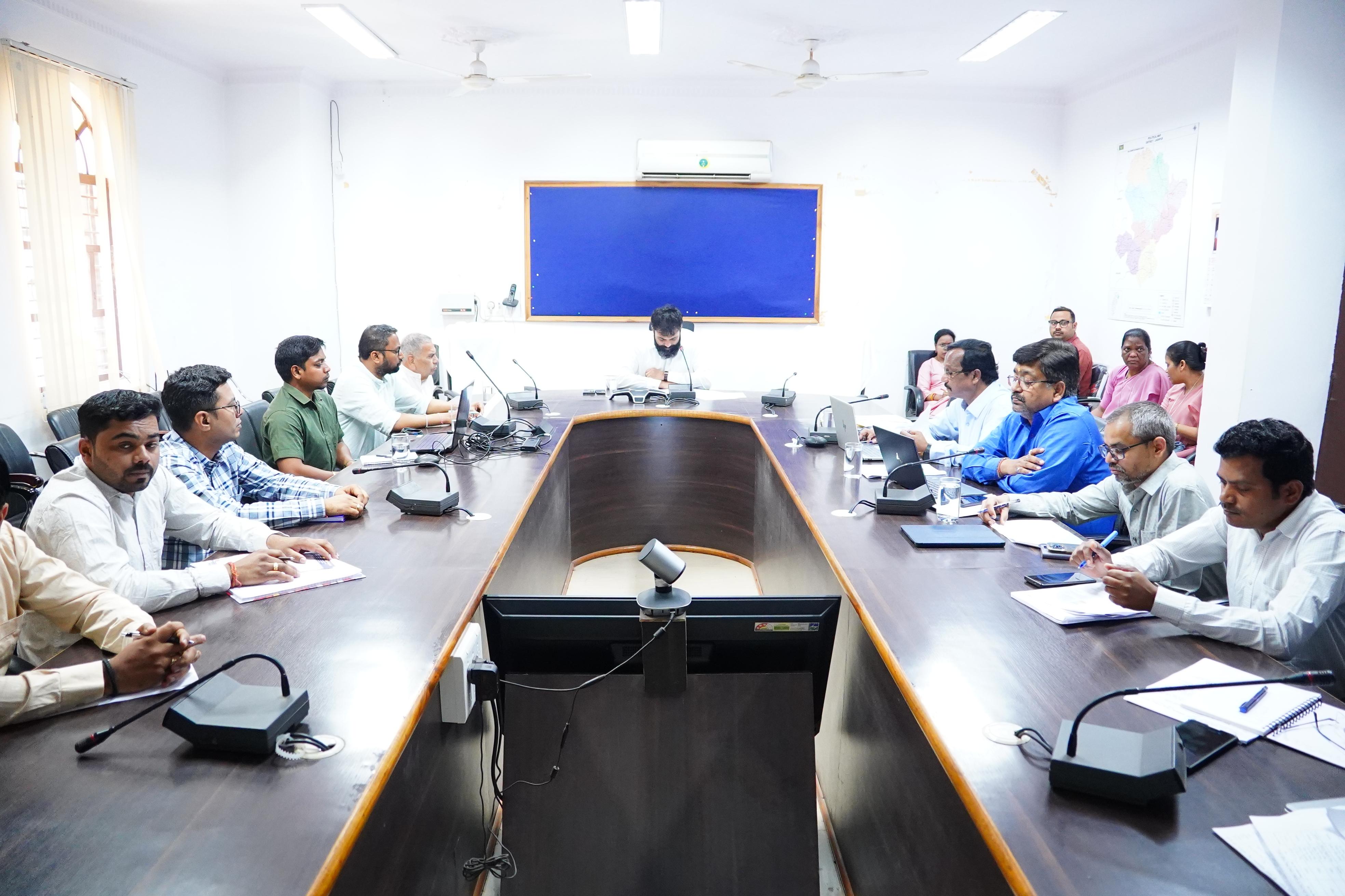 &ldquo;सोनोग्राफी के नाम पर लिंग जांच करने वालों की अब खैर नहीं &mdash; कलेक्टर का अल्टीमेटम, शिकायत मिलते ही अस्पताल सील, संचालकों पर कानूनी शिकंजा और लाइसेंस रद्द होने की चेतावनी