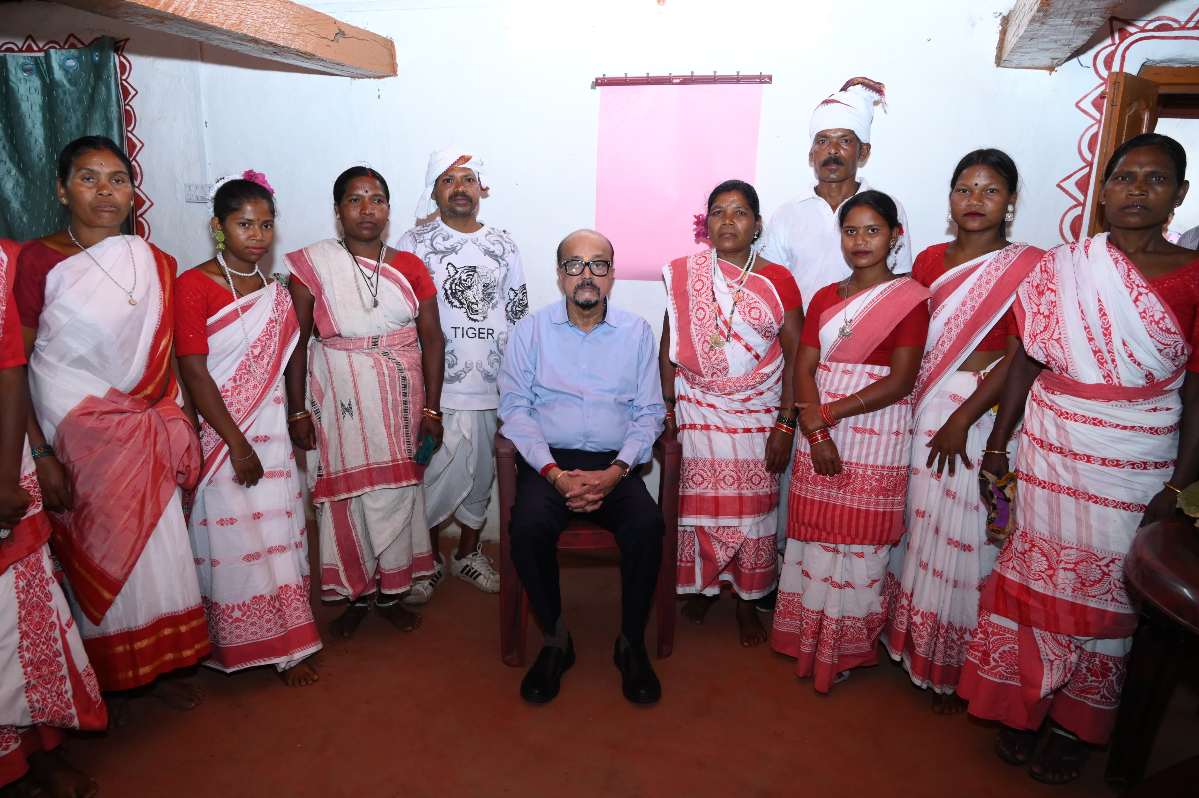 राज्यपाल श्री रमेन डेका ने केरेगांव होम-स्टे का किया भ्रमण,आदिवासी संस्कृति,आतिथ्य परंपरा और रोजगार संवर्धन की पहल की सराहना