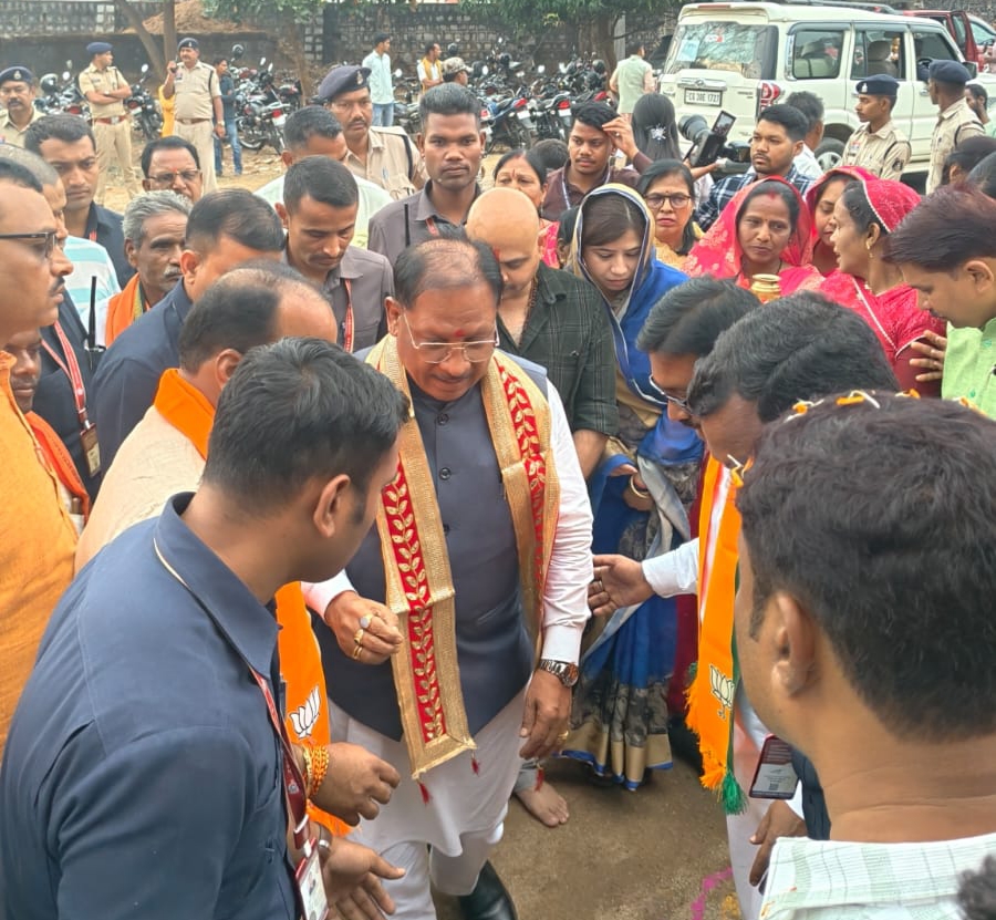 कुनकुरी के सलियाटोली में भाजपा स्थापना दिवस पर भव्य आयोजन, मुख्यमंत्री विष्णुदेव साय ने फहराया ध्वज, कार्यकर्ताओं को बताया पार्टी की असली ताकत