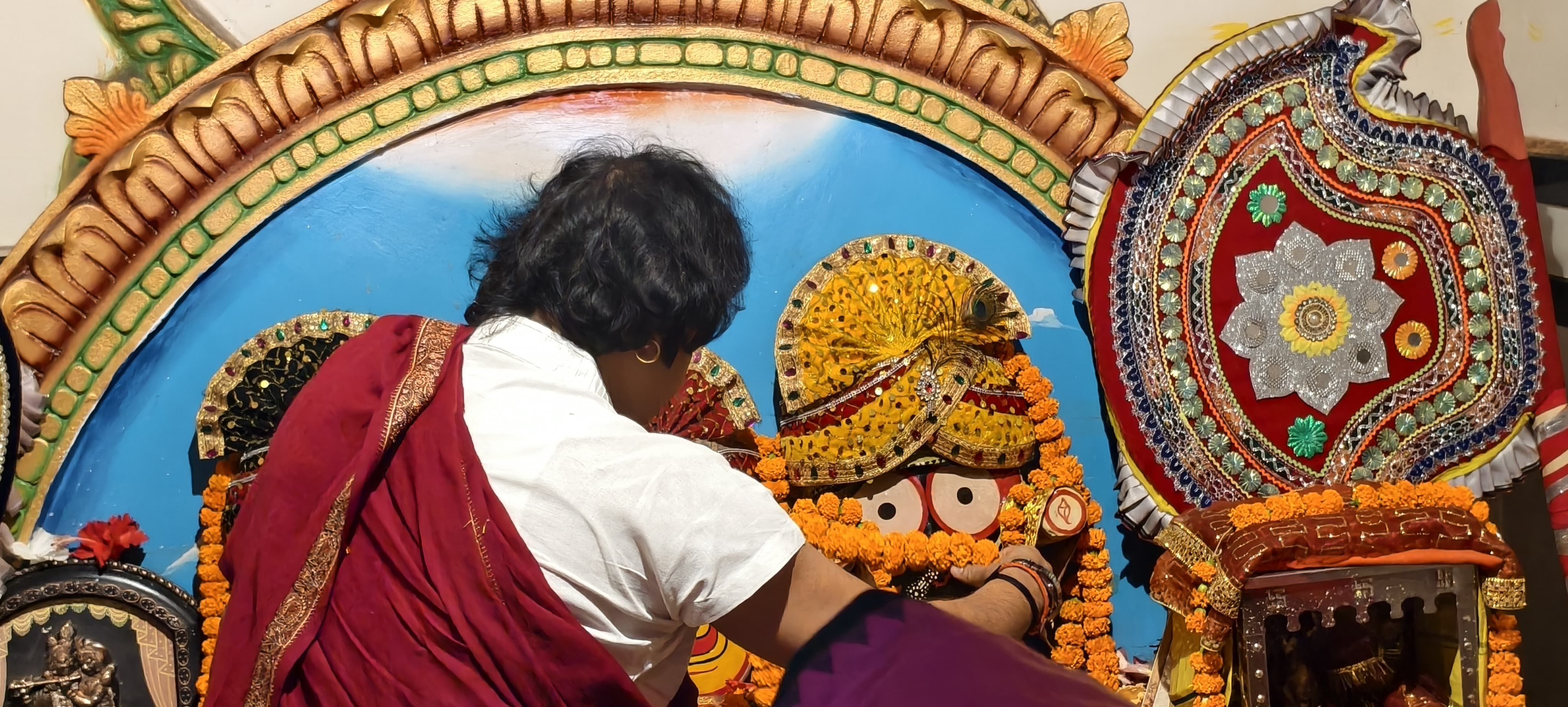 जब संत पहुंचे दोकड़ा धाम: श्री जगन्नाथ और महादेव मंदिर में उमड़ी भारी भीड़, जय श्रीराम और हर-हर महादेव के नारों से गूंजा क्षेत्र ,संत चिन्मयानंद बापू ने विधिवत पूजा-अर्चना कर क्षेत्र की सुख-समृद्धि की कामना की,