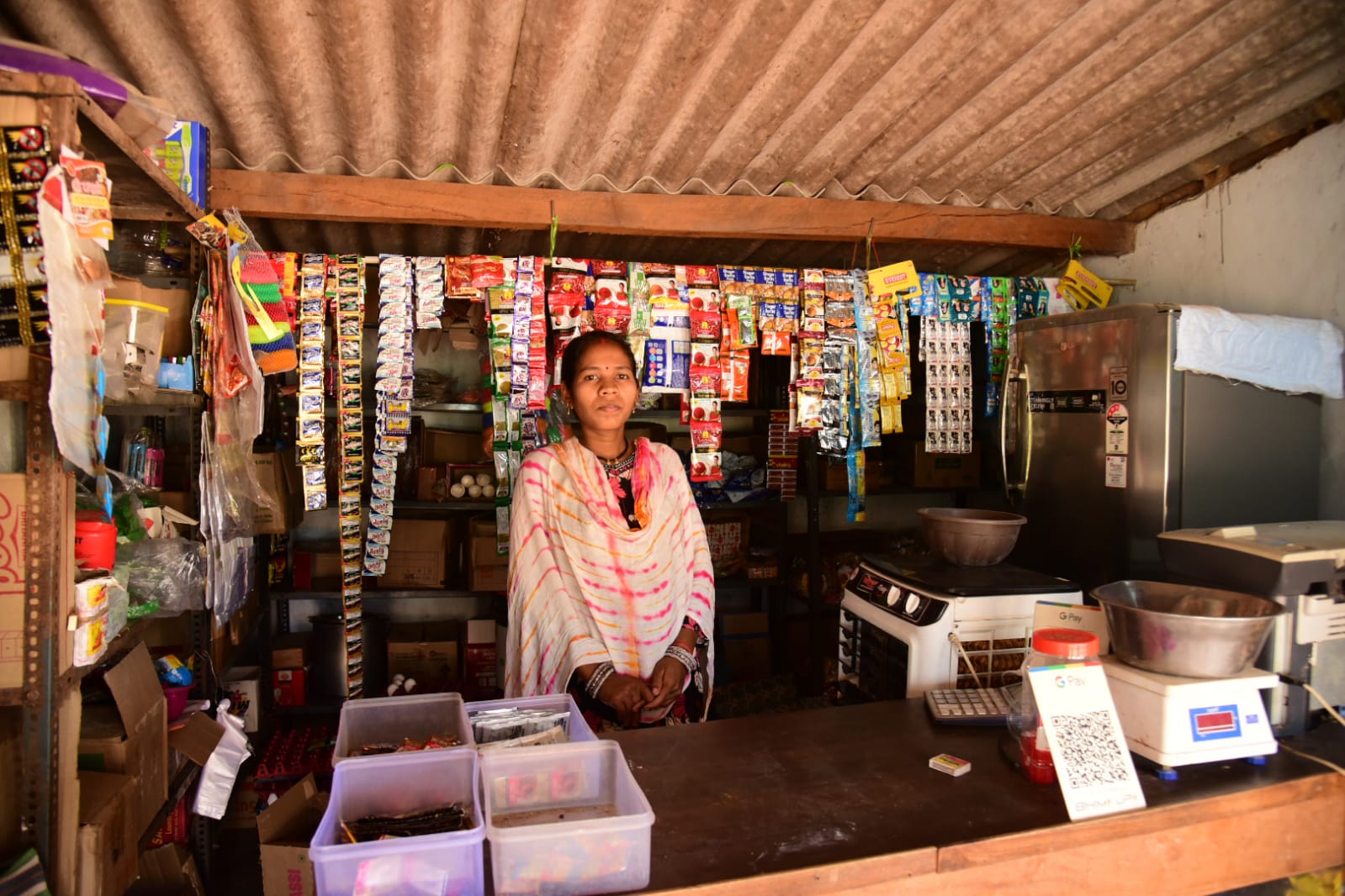 आजीविका मिशन से रमशीला कश्यप को मिला आत्मनिर्भरता का संबल,किराना दुकान से लगभग 25 हजार रुपये की कर रहीं हैं आय अर्जित