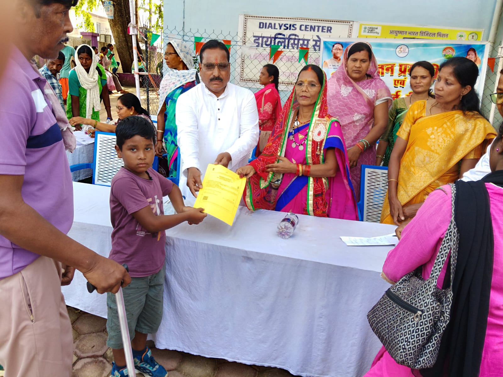 कुनकुरी में दिव्यांगजनों के लिए विशेष शिविर &mdash; एक ही शिविर में बना प्रमाण-पत्र, मिला यूडीआईडी कार्ड, सहायक उपकरण और योजनाओं का लाभ; 75 दिव्यांगजनों ने उठाया लाभ