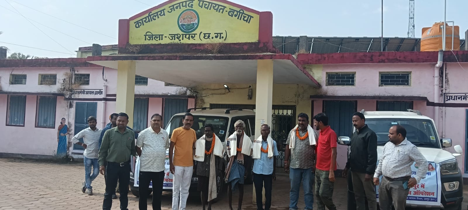 अटल वयो अभ्युदय योजना बनी वरदान: जिले के 12 बुजुर्गों की आंखों में लौटी रोशनी, AIIMS रायपुर में सफल मोतियाबिंद ऑपरेशन से खिला चेहरा