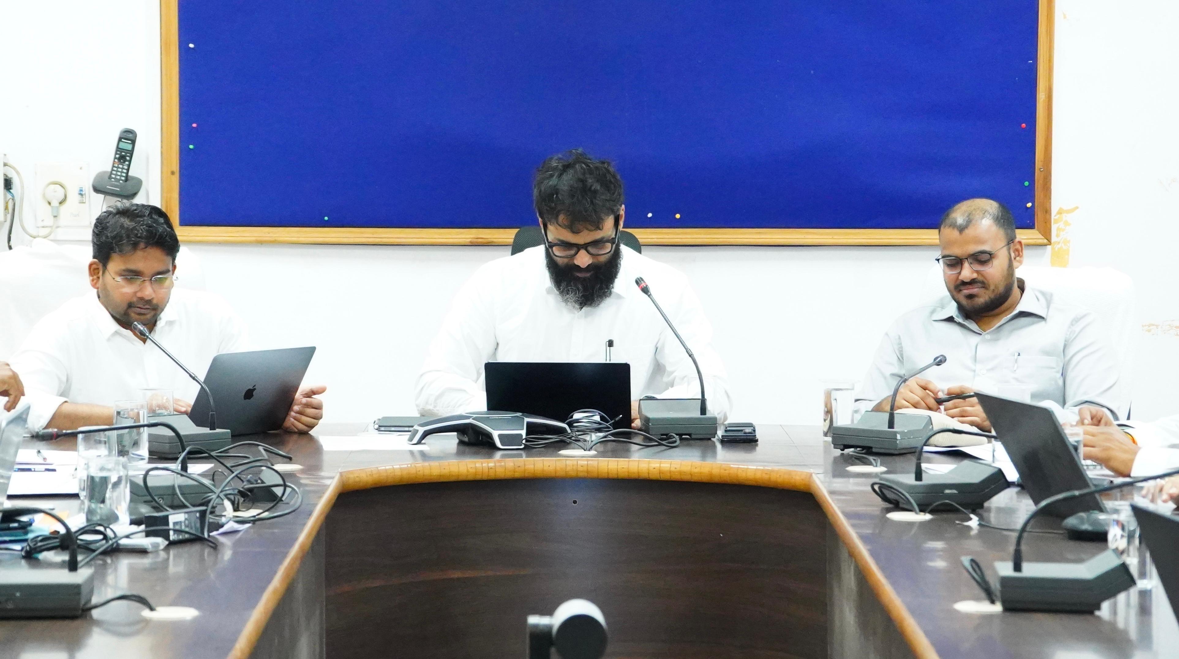 डिजिटल गवर्नेंस पर कलेक्टर का सख्त फरमान: अब हर काम होगा ई-ऑफिस से, iGOT कोर्स बिना वेतन नहीं, पहाड़ी कोरवा बस्तियों में स्वास्थ्य शिविर अनिवार्य