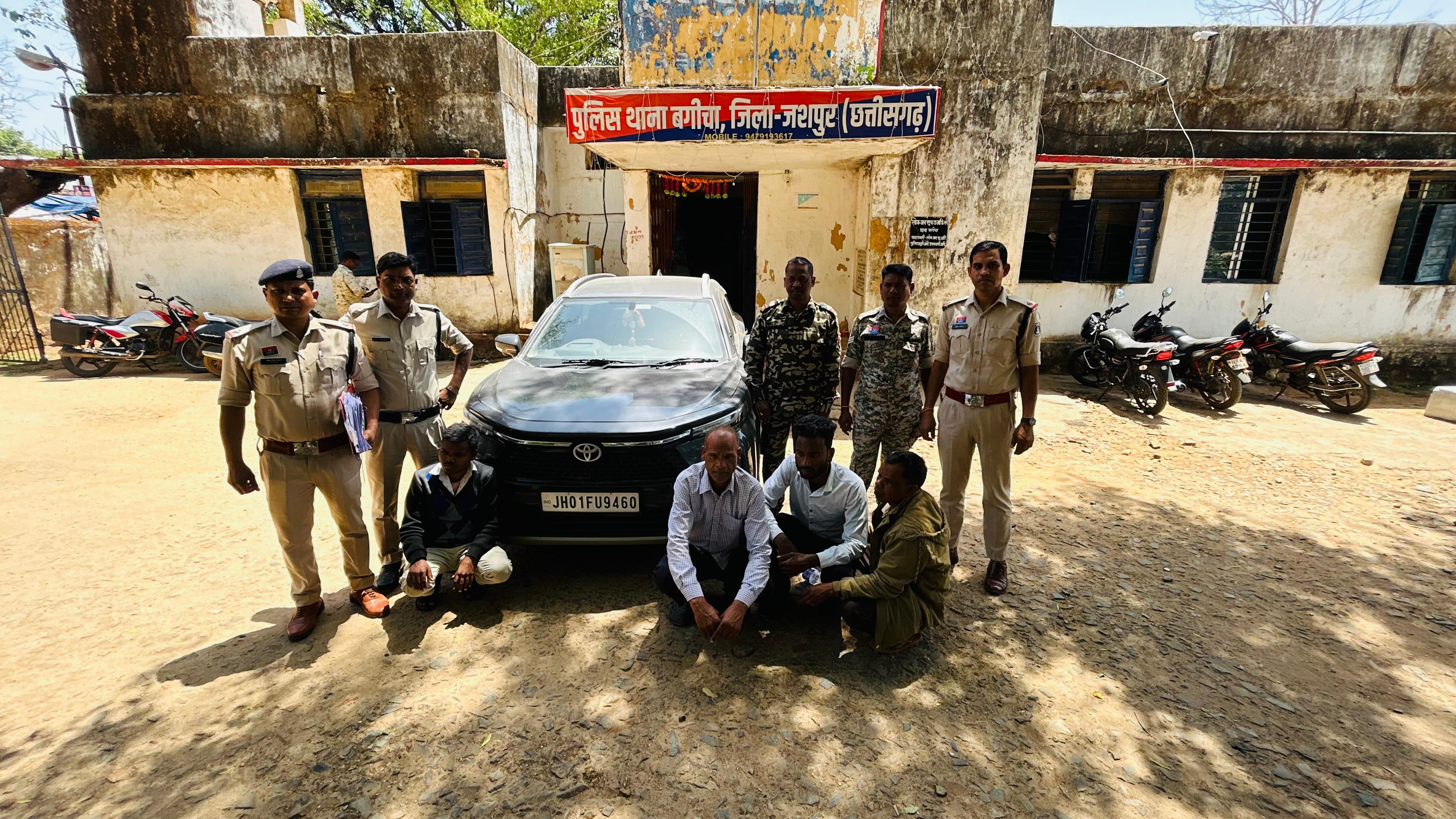 3 महीने में पैसा डबल&rdquo; का सपना दिखाकर जशपुर में लाखों की ठगी &mdash; Hedgexfund नेटवर्क के नाम पर गांव-गांव घूमकर बुना गया विश्वास का जाल, डिजिटल वॉलेट में डॉलर दिखाकर उड़ाए लाखों रुपये, पुलिस की बड़ी कार्रवाई में 6 आरोपी गिरफ्तार, कई और चेहरों से उठेगा पर्दा