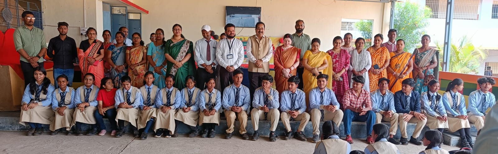 शत-प्रतिशत परिणाम के साथ देव पब्लिक स्कूल ने फिर मारी बाजी: सत्यप्रकाश बने स्कूल टॉपर, अर्पित और शौर्य ने भी लहराया परचम,मेहनत, अनुशासन और मार्गदर्शन बना सफलता का मंत्र