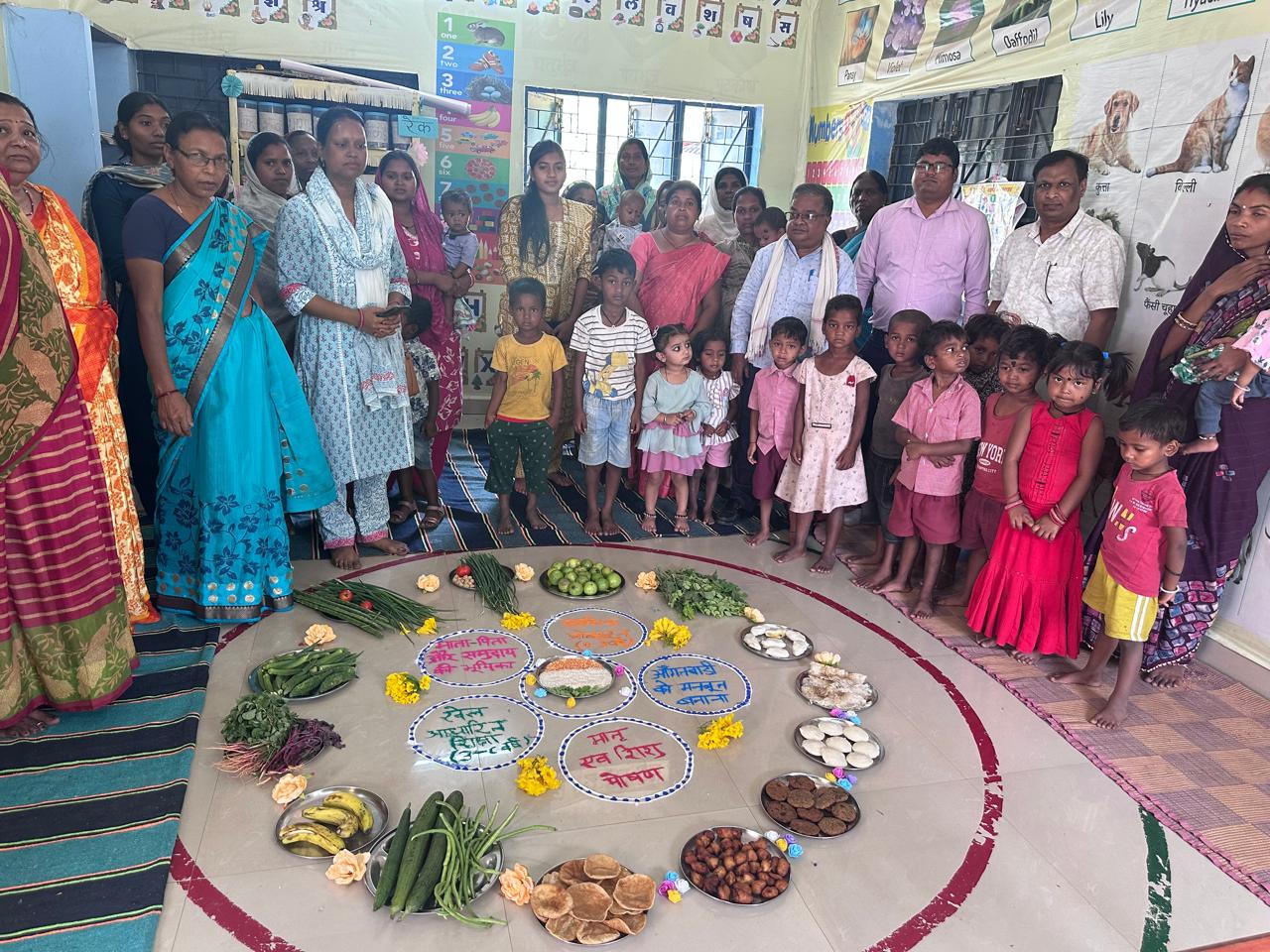 पोषण पखवाड़ा की जमीनी हकीकत परखने पहुंचे उप संचालक, आंगनबाड़ी केन्द्रों में व्यवस्थाओं का लिया जायजा