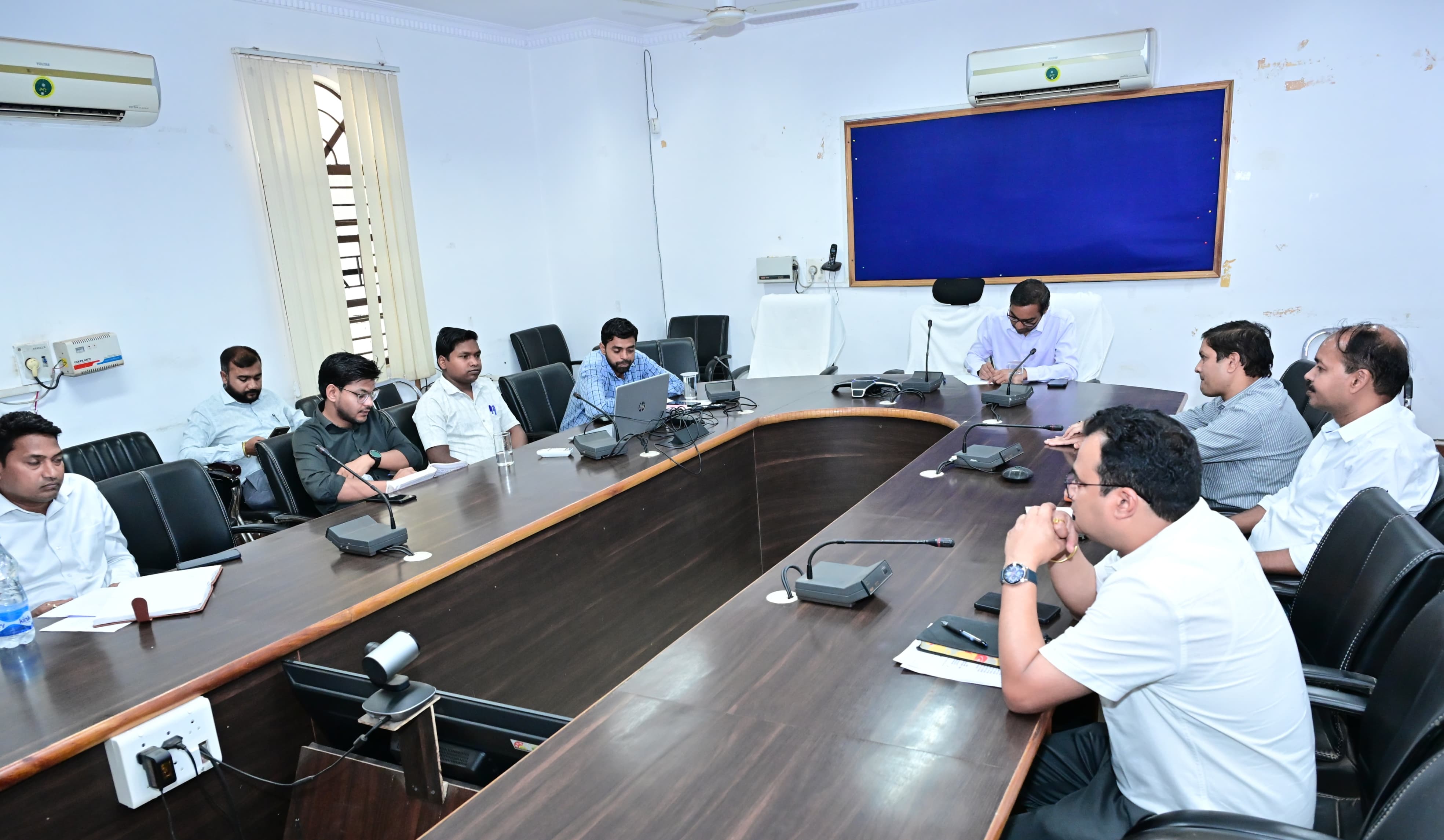 राजस्व पखवाड़ा के लिए सभी आवश्यक तैयारियां करने के साथ व्यापक प्रचार-प्रसार करें सुनिश्चित: अपर कलेक्टर श्री प्रदीप साहू