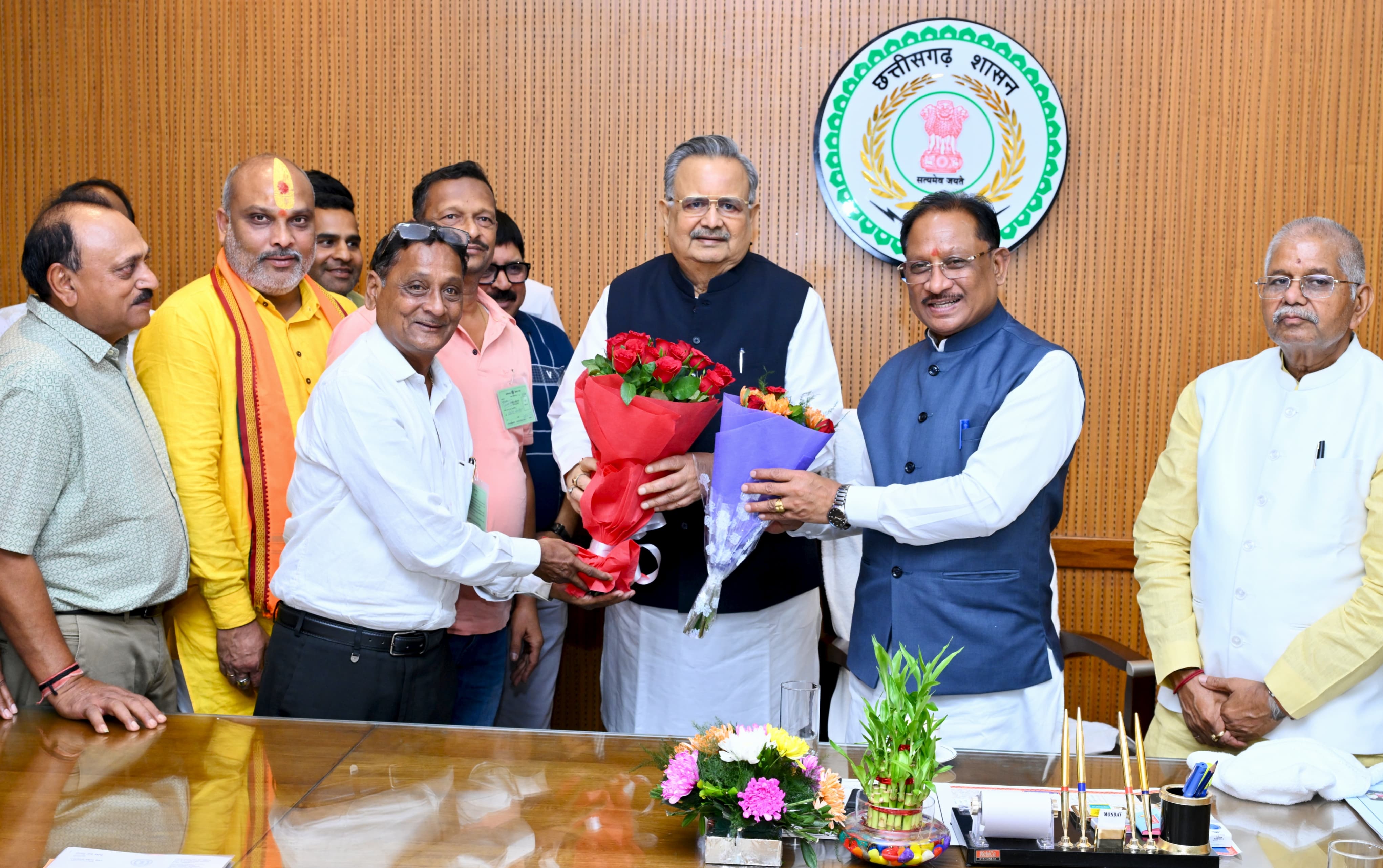 मातृशक्ति के सम्मान, भागीदारी और अधिकारों को नई ताकत देने की दिशा में ऐतिहासिक पहल&mdash;विधानसभा के विशेष सत्र में विष्णु देव साय ने नारी शक्ति वंदन अधिनियम के समर्थन में रखा संकल्प, लोकतंत्र में महिलाओं के एक तिहाई प्रतिनिधित्व को बताया समावेशी विकास की मजबूत नींव