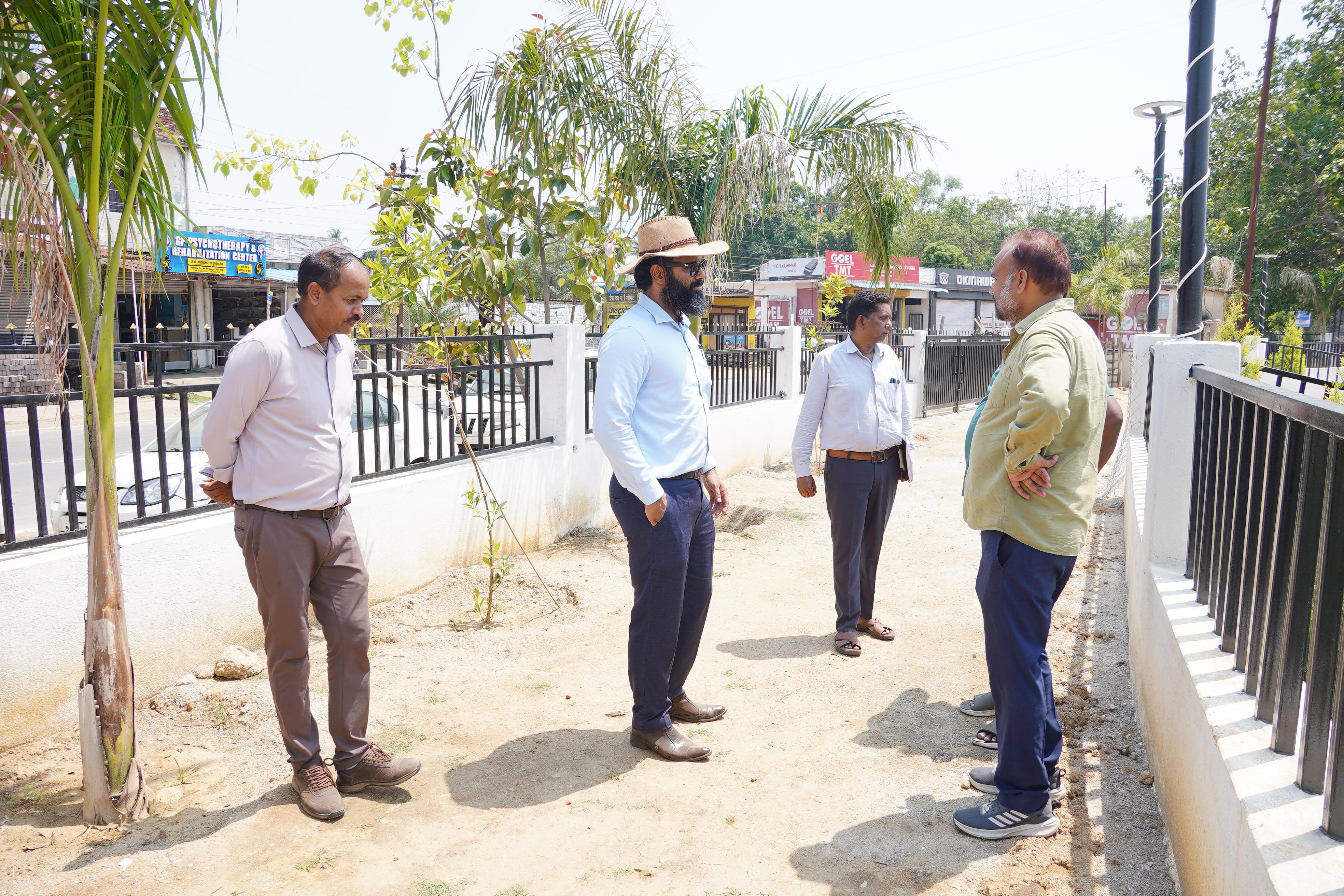 शिक्षा, पर्यटन और यातायात को नई रफ्तार देने वाली परियोजनाओं की समीक्षा : कलेक्टर श्री व्यास ने कुनकुरी में विकास कार्यों का किया विस्तृत निरीक्षण, गुणवत्ता और समयसीमा पर दिए सख्त निर्देश