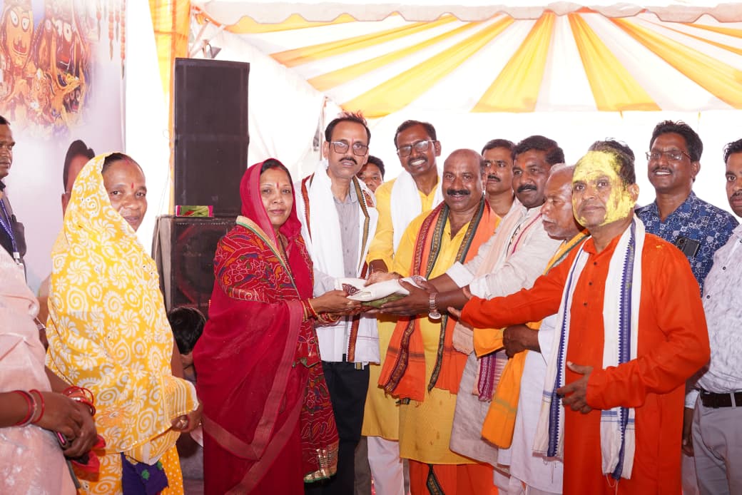 तीन दिवसीय श्री जगन्नाथ मंदिर स्थापना महोत्सव का दोकड़ा में भव्य और भक्तिमय समापन, अष्ट प्रहरी संकीर्तन में छत्तीसगढ़&ndash;ओडिशा&ndash;झारखंड की मंडलियों ने भक्ति रस से बांधा समां, गूंजा &ldquo;जय जगन्नाथ&rdquo; का उद्घोष