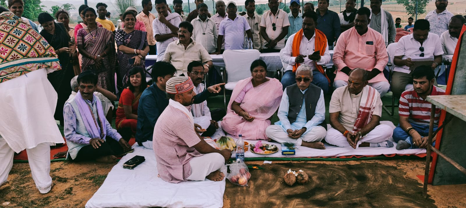 जशपुर विधानसभा में विकास की बड़ी सौगात : विधायक रायमुनी भगत ने सन्ना कॉलेज, भुरसा कोना, पंडर टोली और अकरी कोना रोड का किया भूमि पूजन, ग्रामीणों में दिखा भारी उत्साह