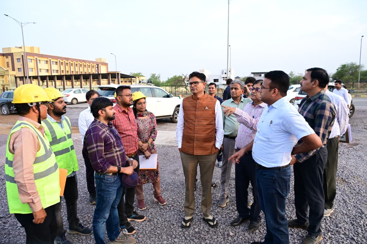 नवा रायपुर को विश्वस्तरीय राजधानी शहर बनाने की दिशा में बड़ा कदम, वित्त मंत्री ओपी चौधरी ने करोड़ों की विकास परियोजनाओं का किया मैराथन निरीक्षण
