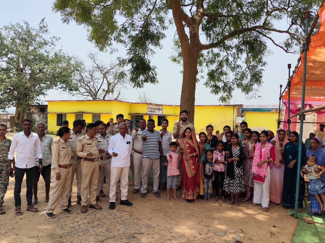 अंतर्राष्ट्रीय जैव विविधता दिवस पर बलौदाबाजार में प्रकृति संरक्षण का जनआंदोलन, संगोष्ठी से लेकर सीड बॉल निर्माण तक गूंजे पर्यावरण बचाने के संदेश