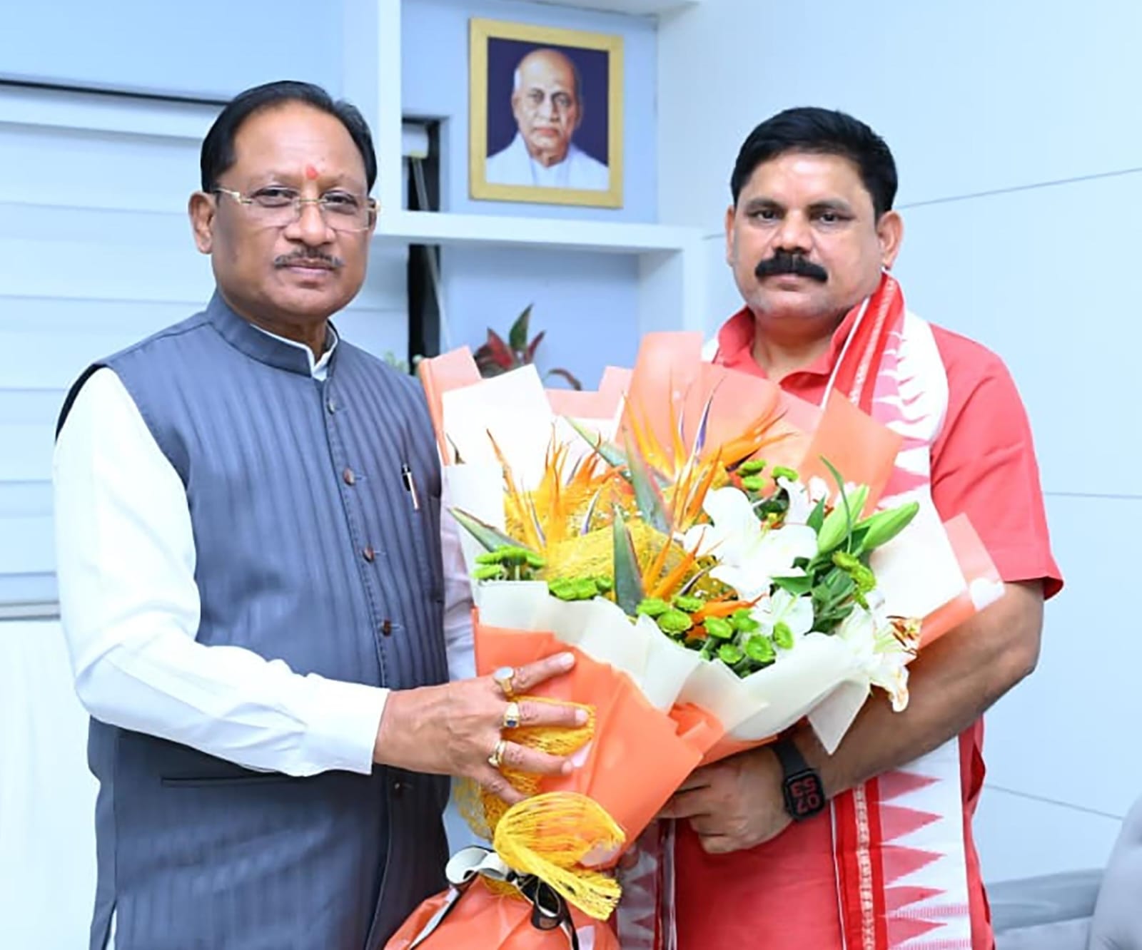 कोयला उत्पादन से लेकर स्वच्छ ऊर्जा और औद्योगिक निवेश तक, मुख्यमंत्री विष्णुदेव साय और केंद्रीय मंत्री सतीश चंद्र दुबे की अहम बैठक में छत्तीसगढ़ के विकास रोडमैप पर हुई व्यापक चर्चा