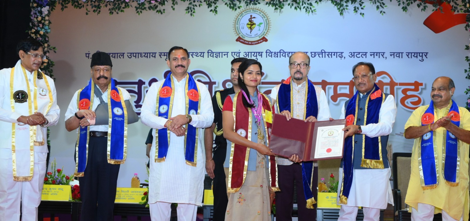 "डिजिटल एडिक्शन से बाहर निकलकर समाज सेवा का संकल्प लें युवा, राज्यपाल रमेन डेका की नसीहत; मुख्यमंत्री साय बोले- छत्तीसगढ़ बनेगा ज्ञान और नवाचार का केंद्र