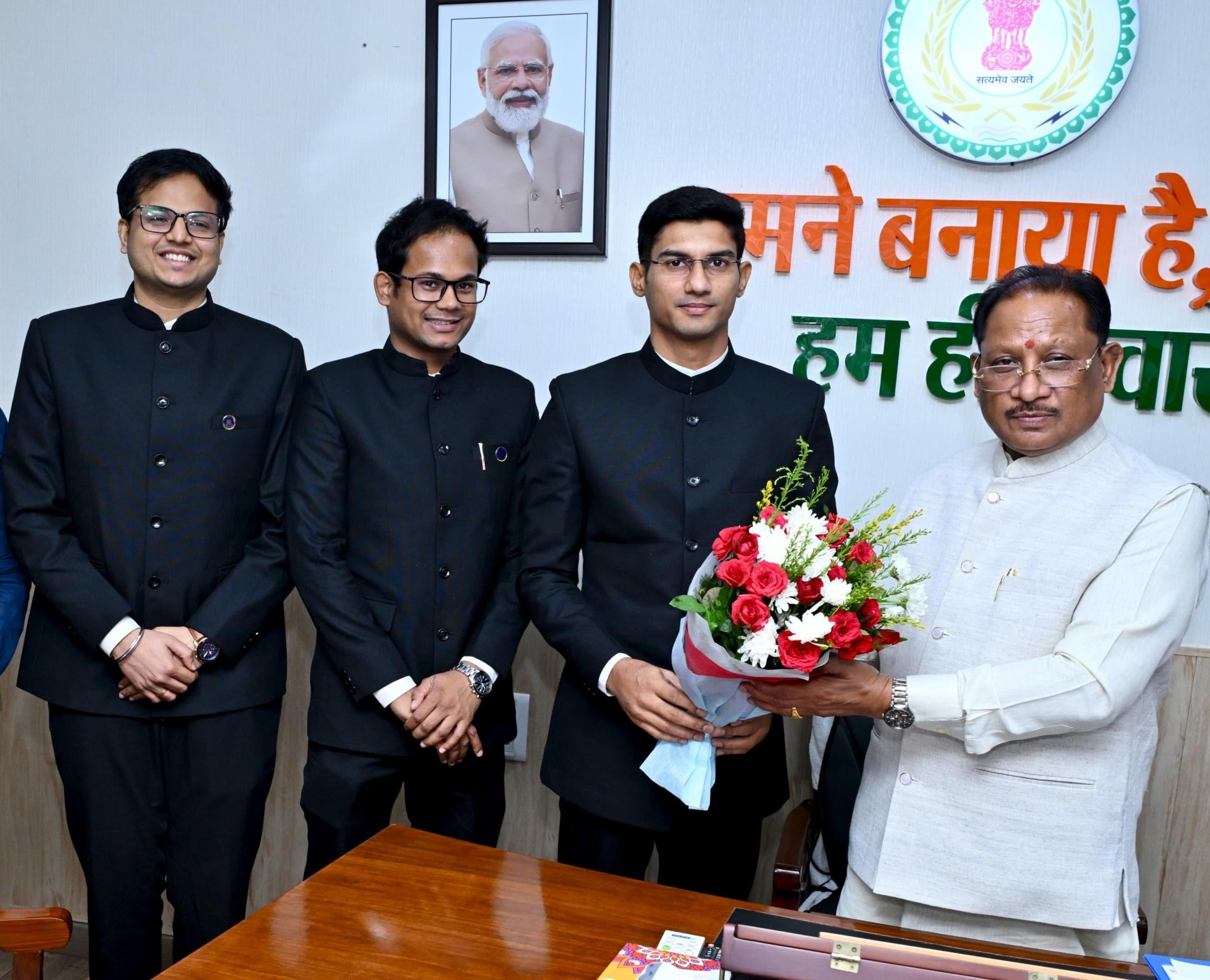 जनसेवा को सर्वोच्च धर्म बताकर मुख्यमंत्री विष्णु देव साय ने प्रशिक्षु आईएएस अधिकारियों को दिया सुशासन का मूलमंत्र, कहा&ndash; जनता के हित में लिया गया हर निर्णय बदल सकता है हजारों लोगों का भविष्य