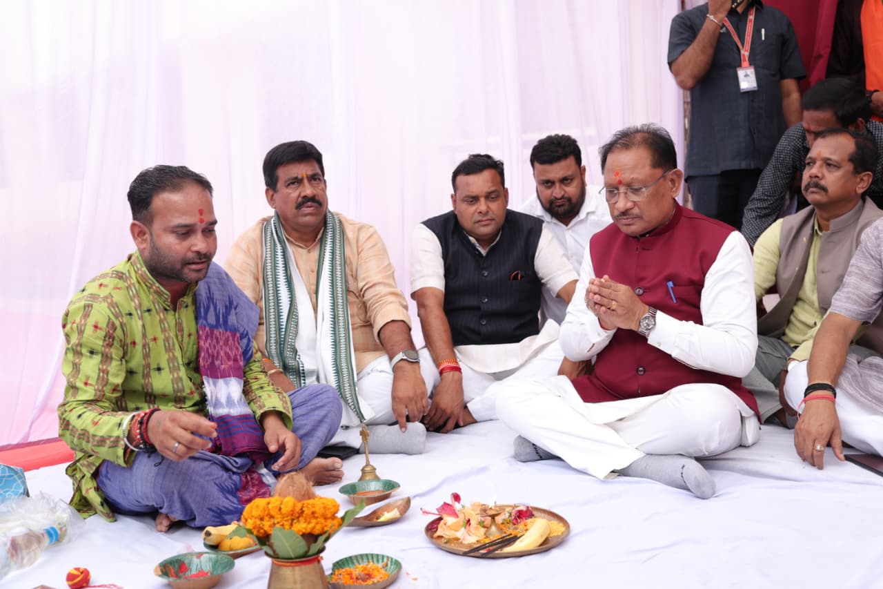 मुख्यमंत्री विष्णुदेव साय ने कुनकुरी विधानसभा क्षेत्र को दी 9.65 करोड़ रुपये की ऐतिहासिक सौगात, 9 विकास कार्यों का भूमिपूजन-लोकार्पण, नई सड़कें, पुलिया और कुडूकेला विद्युत उपकेंद्र से दर्जनों गांवों में पहुंचेगी विकास और रोशनी की नई किरण