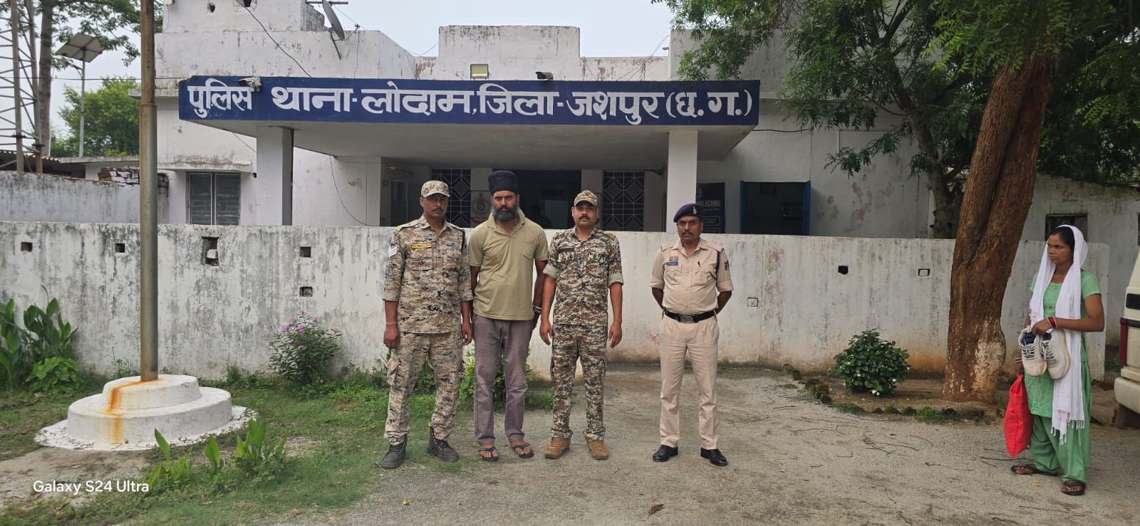 घर में अकेली महिला से छेड़छाड़ और अश्लील हरकत, विरोध करने पर जबरदस्ती की कोशिश; जशपुर पुलिस ने 24 घंटे के भीतर आरोपी को गिरफ्तार कर भेजा जेल