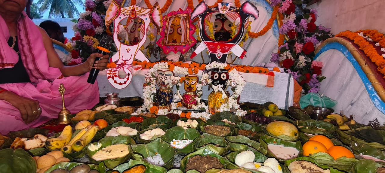 दोकड़ा धाम में उमड़ा आस्था का सैलाब:वैदिक मंत्रोच्चार के बीच 108 पवित्र कलशों से हुआ महाप्रभु जगन्नाथ का दिव्य महारण स्नान, गजानन वेश के दर्शन को उमड़ी&nbsp; सैकड़ों की भीड़, अब 15 दिनों तक अनसर में रहेंगे भगवान