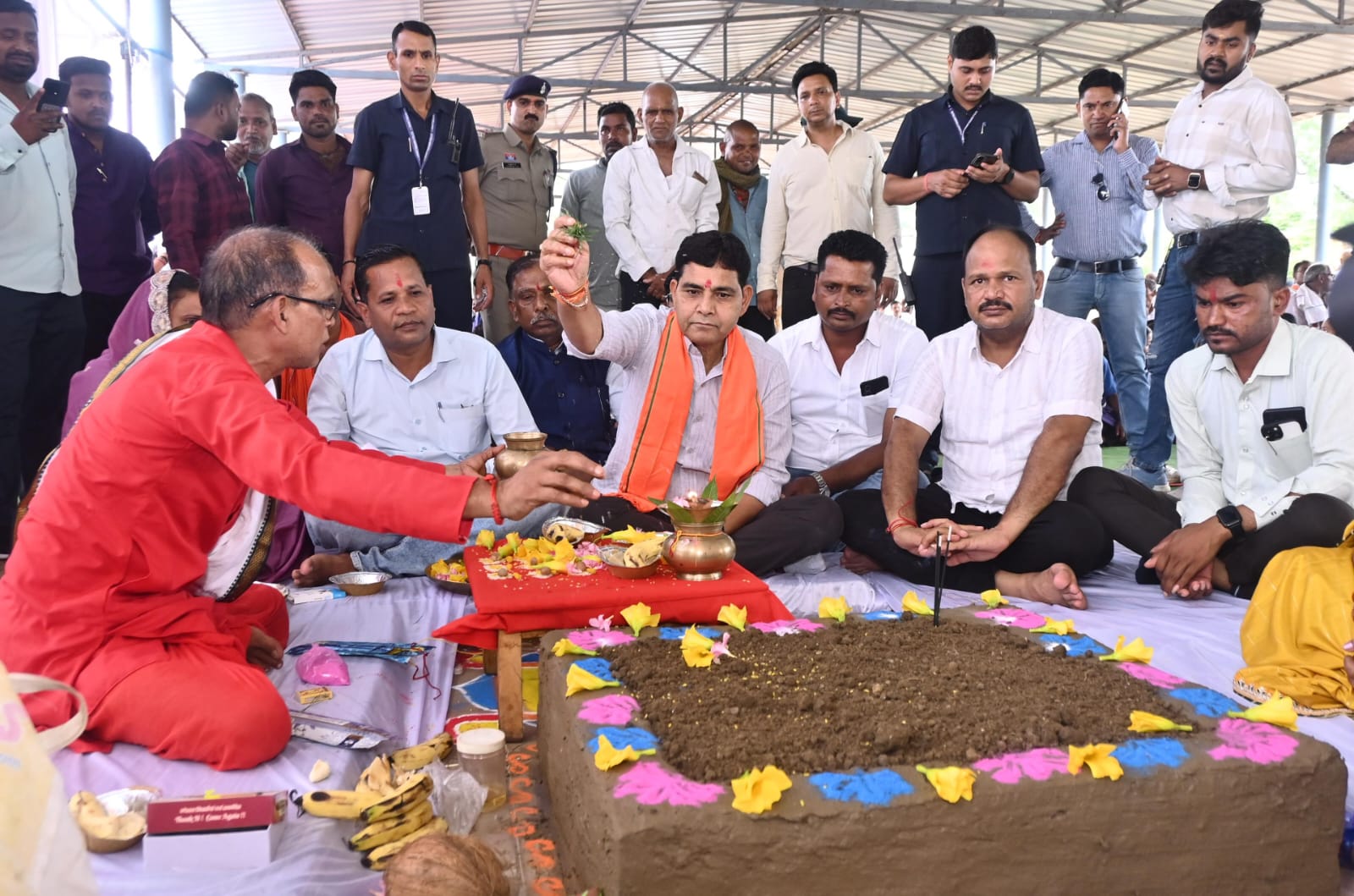 स्वामी विवेकानंद स्कूल, आईटीआई भवन, सड़क, खेल मैदान, सामुदायिक भवन और अन्य विकास कार्यों को मिली रफ्तार; बोले मंत्री&mdash; गांवों में खेल, शिक्षा और बाल विकास हमारी सर्वोच्च प्राथमिकता