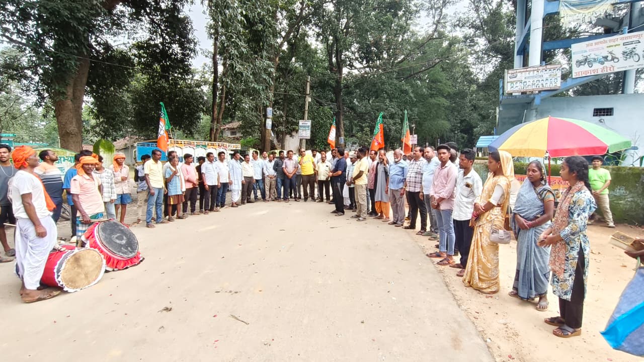 मुख्यमंत्री विष्णु देव साय ने पूरा किया क्षेत्रवासियों का वर्षों पुराना सपना, कुनकुरी मेडिकल कॉलेज की स्वीकृति पर नारायणपुर में आतिशबाजी, मिष्ठान वितरण और जनआभार समारोह से मनाया गया ऐतिहासिक उत्सव