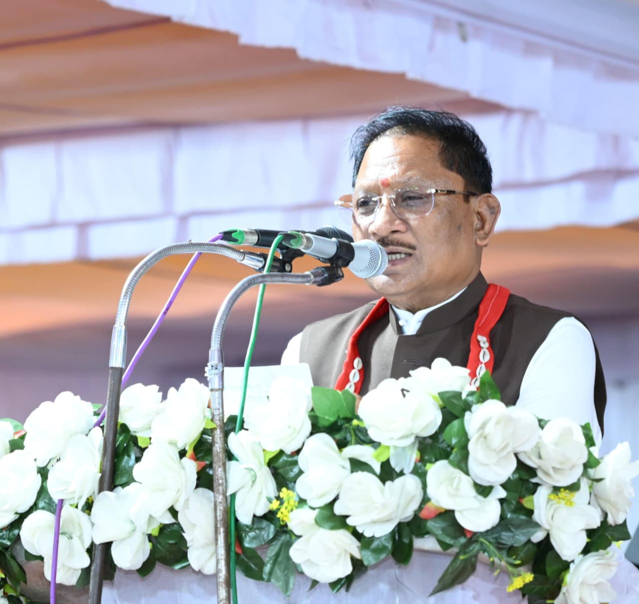 झेरिया यादव समाज महासम्मेलन में मुख्यमंत्री विष्णुदेव साय का बड़ा ऐलान: रायपुर में सामाजिक भवन के लिए 15 लाख रुपये मंजूर, बोले- मोदी की गारंटी से बदल रहा छत्तीसगढ़