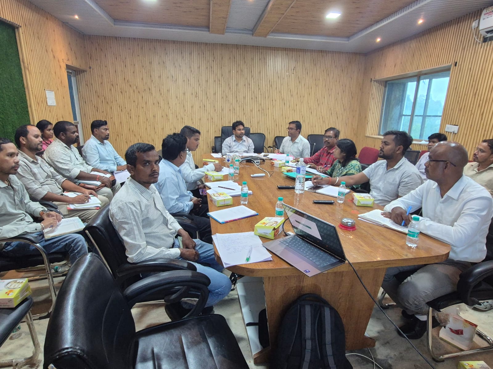 उद्यानिकी विभाग की समीक्षा बैठक में नई फलदार प्रजातियों पर जोर, पीच-आलूबुखारा के रोपण की बनेगी कार्ययोजना