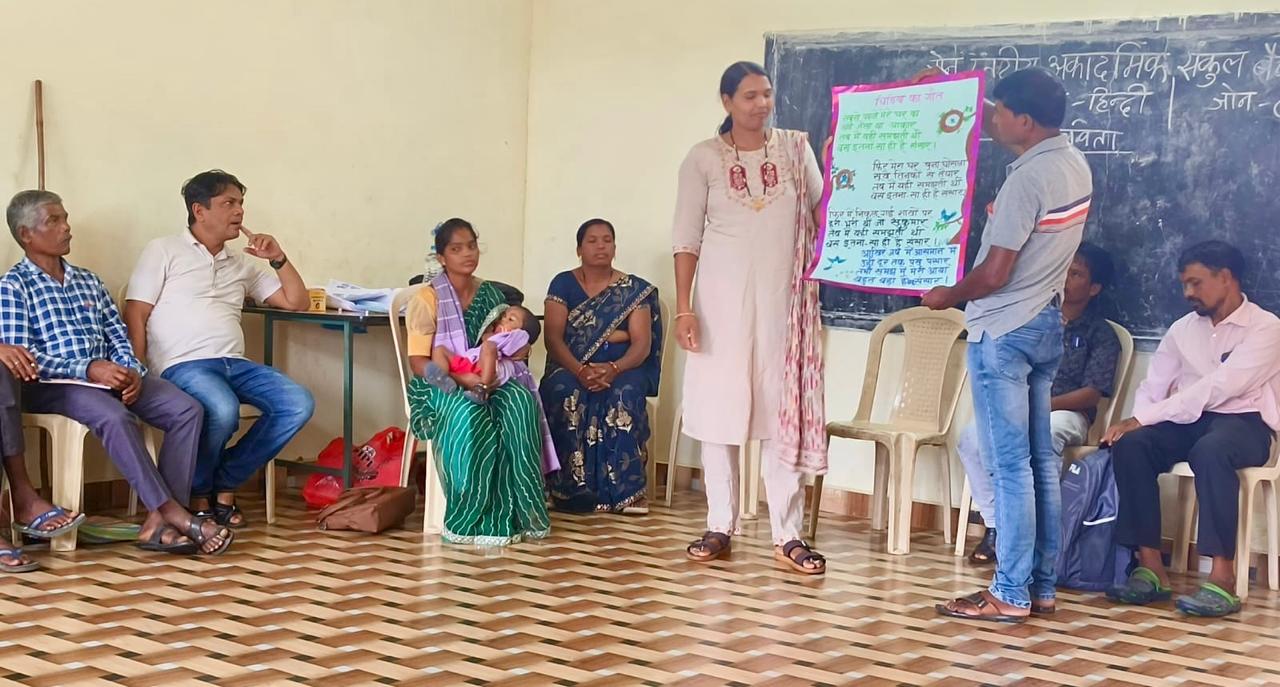 हर्रापाठ में भाषा शिक्षकों का मंथन: गतिविधि-आधारित शिक्षण, रचनात्मक लेखन और नई हिंदी पाठ्यपुस्तक पर हुआ गहन प्रशिक्षण, चार संकुलों के शिक्षकों ने लिया गुणवत्तापूर्ण शिक्षा का संकल्प