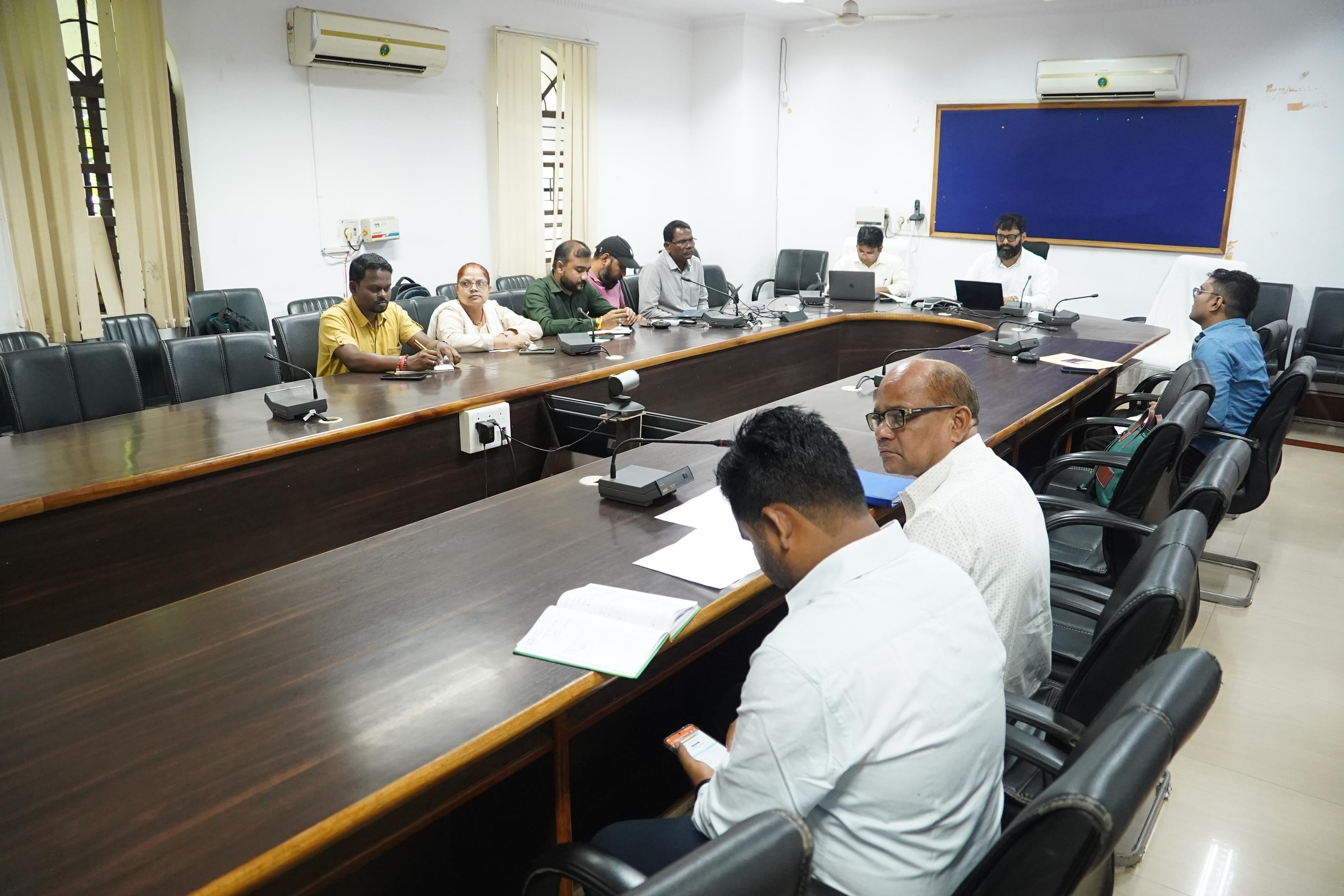 जशपुर में शिक्षा सुधार की बड़ी पहल, स्मार्ट क्लास, शत प्रतिशत ऑनलाइन उपस्थिति, अपार आईडी और अभिभावकों की भागीदारी पर विशेष जोर