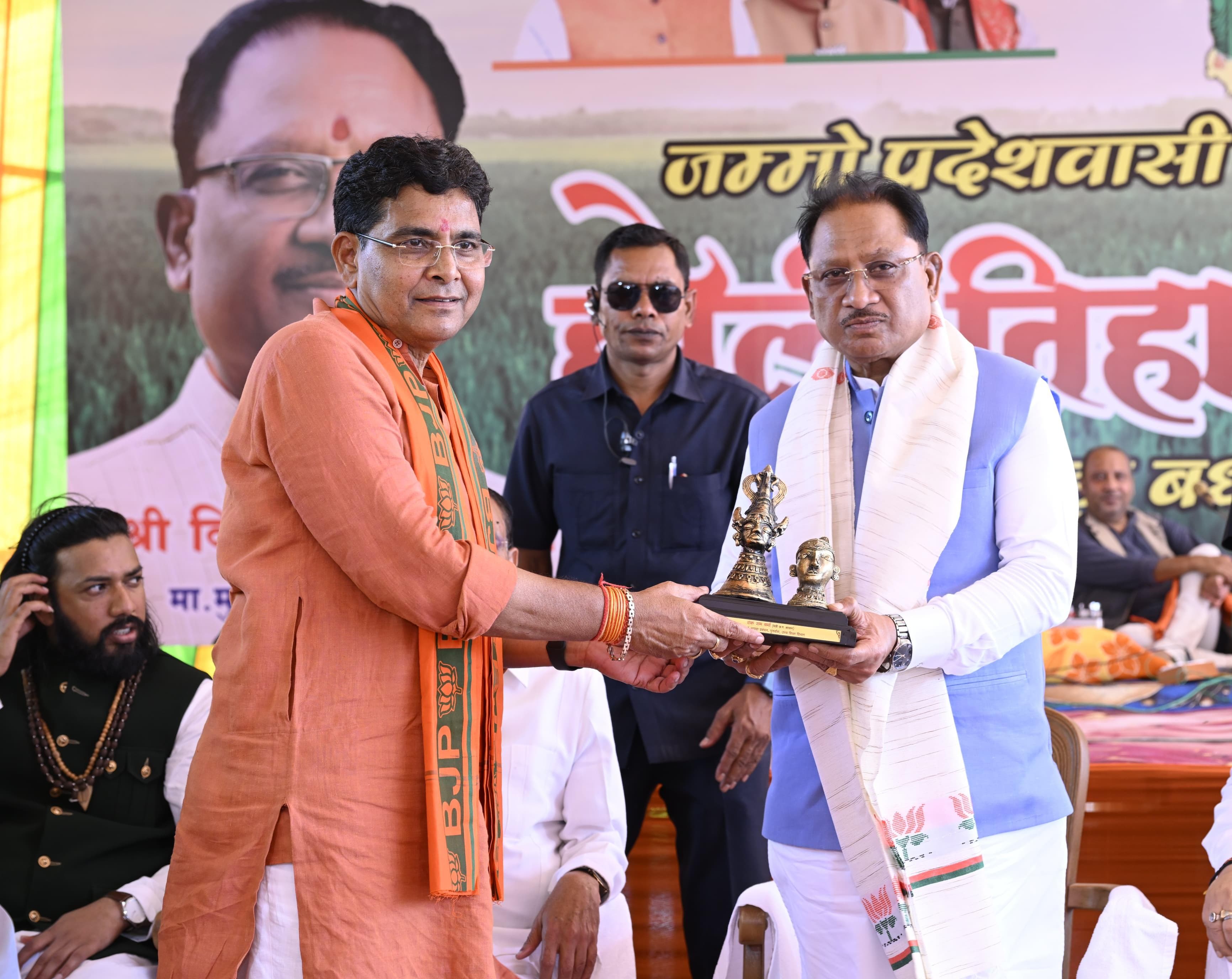 हरेली पर मुख्यमंत्री विष्णुदेव साय का बड़ा संदेश: &ldquo;किसानों की समृद्धि से ही समृद्ध होगा छत्तीसगढ़&rdquo;, 3,100 रुपये क्विंटल धान खरीदी से लेकर सिंचाई और आधुनिक खेती तक सरकार का फोकस