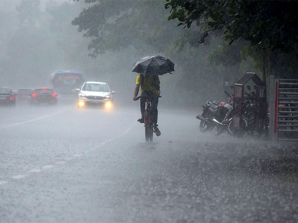जशपुर समेत उत्तरी छत्तीसगढ़ पर मंडराया भारी बारिश का खतरा, झारखंड के ऊपर बना डिप्रेशन पश्चिम-उत्तर-पश्चिम की ओर बढ़ने की संभावना; 17 अगस्त तक मौसम रहेगा सक्रिय