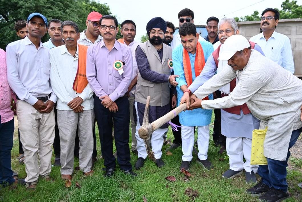 ​भौतिक प्रगति के साथ अपनी समृद्ध परंपरा और मानवीय मूल्यों को सहेजकर रखना ही सच्चा विकास- मंत्री श्री टंक राम वर्मा