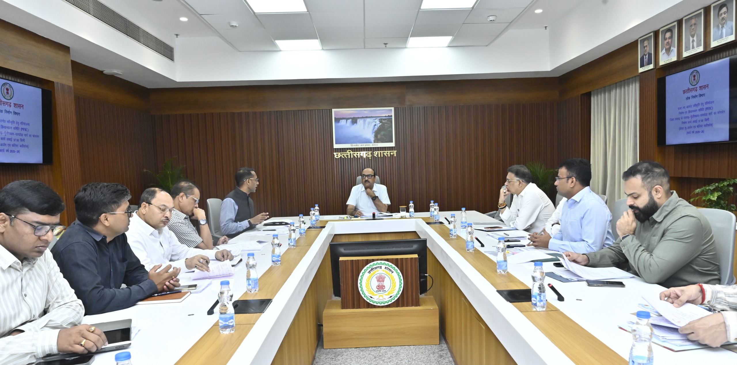 नवा रायपुर को मिलेगी आधुनिक परिवहन की सौगात, एसी ई-बसों के संचालन से लेकर नए कार्यालय भवन और दो बड़ी सड़क परियोजनाओं तक सरकार ने तेज की विकास की तैयारी