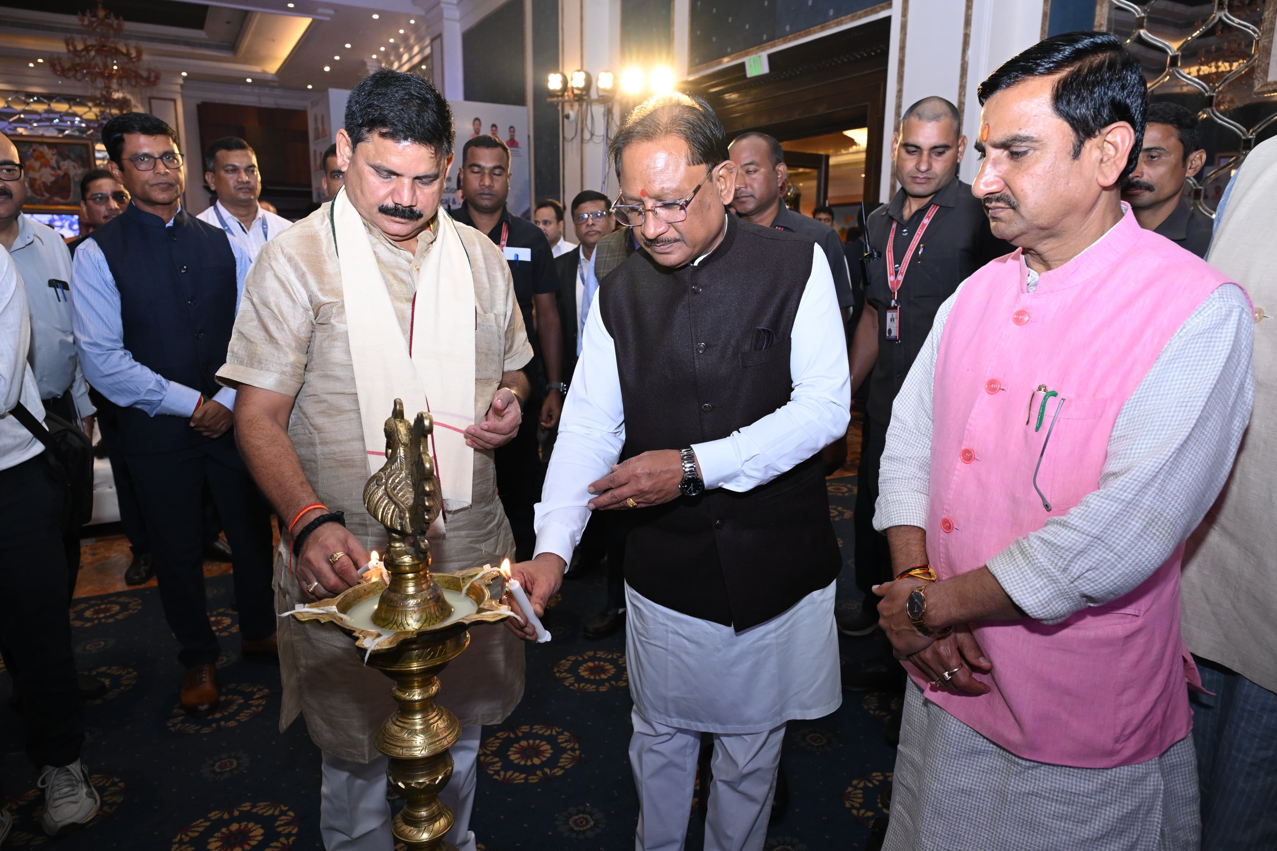 खनिज उत्पादन से आगे बढ़ेगा छत्तीसगढ़, अन्वेषण से एडवांस मैन्युफैक्चरिंग और रिसाइक्लिंग तक पूरी मिनरल वैल्यू चेन होगी विकसित&mdash;सीएम साय ने निवेशकों से किया 5 क्रिटिकल मिनरल ब्लॉक्स की नीलामी में भागीदारी का आह्वान
