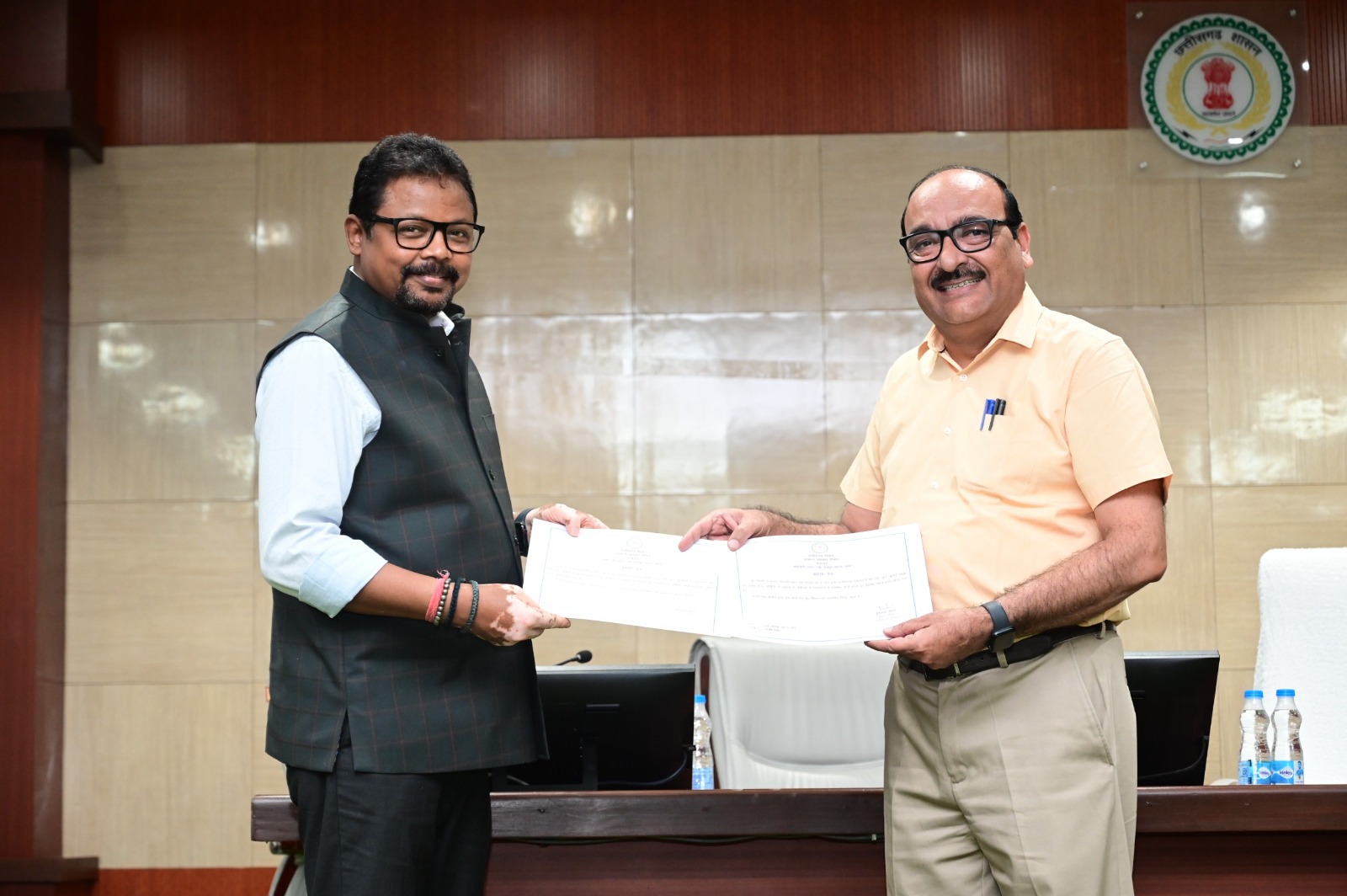 ई-ऑफिस में तेज काम और समय पर दफ्तर पहुंचने वालों का बढ़ा मान, मुख्य सचिव ने अधिकारी-कर्मचारियों को किया सम्मानित