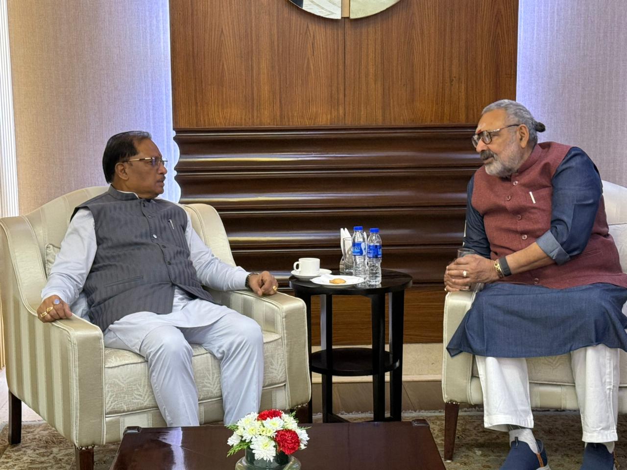 छत्तीसगढ़ में टेक्सटाइल उद्योग को नई रफ्तार देने CM विष्णुदेव साय की पहल, केंद्रीय वस्त्र मंत्री गिरिराज सिंह से मुलाकात में कोसा, हथकरघा और पारंपरिक वस्त्रों के विस्तार पर हुई अहम चर्चा