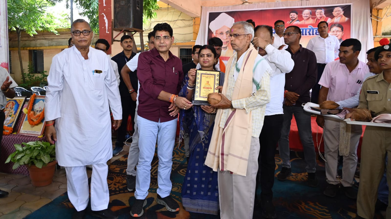 शिक्षक समाज और राष्ट्र के सर्वांगीण विकास के मार्गदर्शक, जनसेवा में गुरुजनों का मार्गदर्शन सदैव सर्वोपरि : मंत्री टंक राम वर्मा; शिक्षक सम्मान समारोह में राजस्व सुधारों और ग्रामीण विकास कार्यों की दी जानकारी