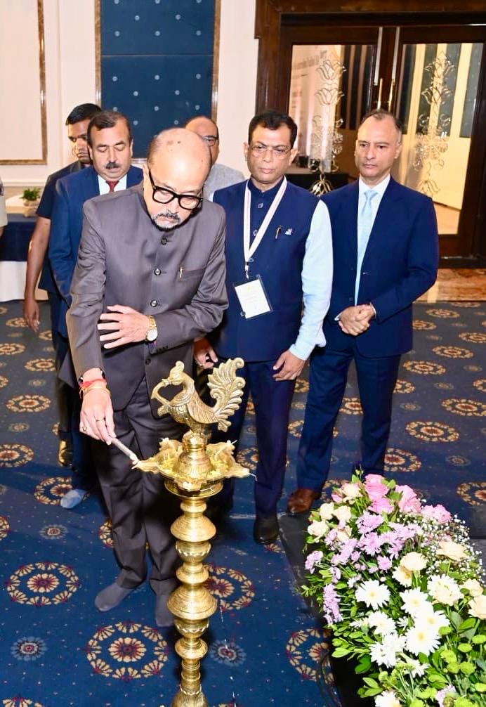 नवा रायपुर में जुटे देशभर के राज्य निर्वाचन आयुक्त और निर्वाचन विशेषज्ञ, स्थानीय लोकतंत्र को सशक्त बनाने पर दो दिवसीय मंथन शुरू, राज्यपाल रमेन डेका ने किया 32वें अखिल भारतीय सम्मेलन का शुभारंभ