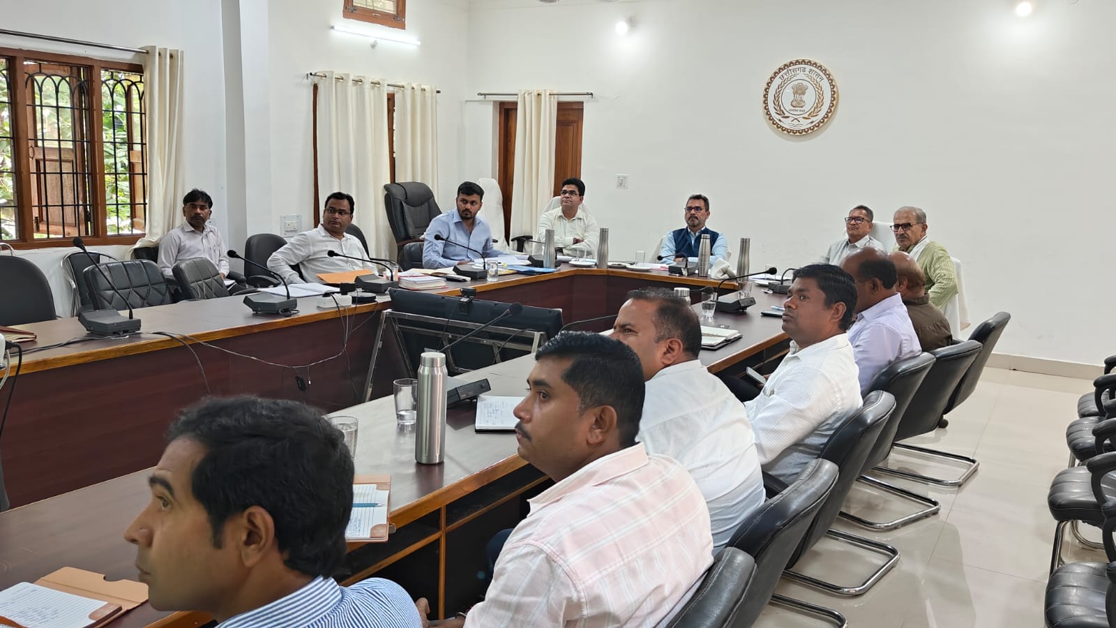 जशपुर में वन संरक्षण की समीक्षा से लेकर वनांचल विज्ञान केन्द्र की तैयारियों तक प्रधान मुख्य वन संरक्षक अरूण पाण्डेय का दो दिवसीय प्रवास, झरगांव में प्रस्तावित केन्द्र के स्थल का किया निरीक्षण