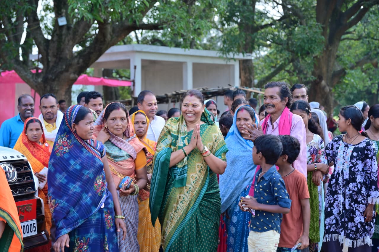 ग्रामीण अंचल में प्रतिभाओं को मिला मंच, विधायक गोमती साय ने कबड्डी और कर्मा नृत्य प्रतियोगिता का किया शुभारंभ