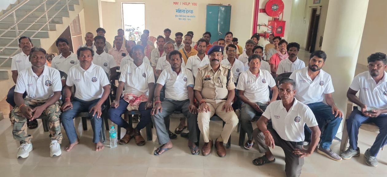 दोकड़ा पुलिस चौकी में साइबर जागृति अभियान का आयोजन, पुलिस मितानों ने लिया संकल्प, गांव-गांव पहुंचकर लोगों को साइबर ठगी से बचाव के लिए करेंगे जागरूक