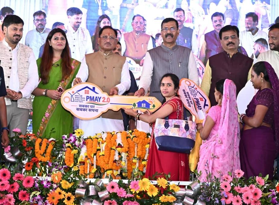 बीरगांव में बनेगा नालंदा परिसर और मॉडल रजिस्ट्री कार्यालय, सात क्षेत्रों में सर्वे के बाद पात्र लोगों को मिलेंगे आवासीय पट्टे, मुख्यमंत्री ने विकास कार्यों के साथ जनकल्याण योजनाओं का भी दिया लाभ