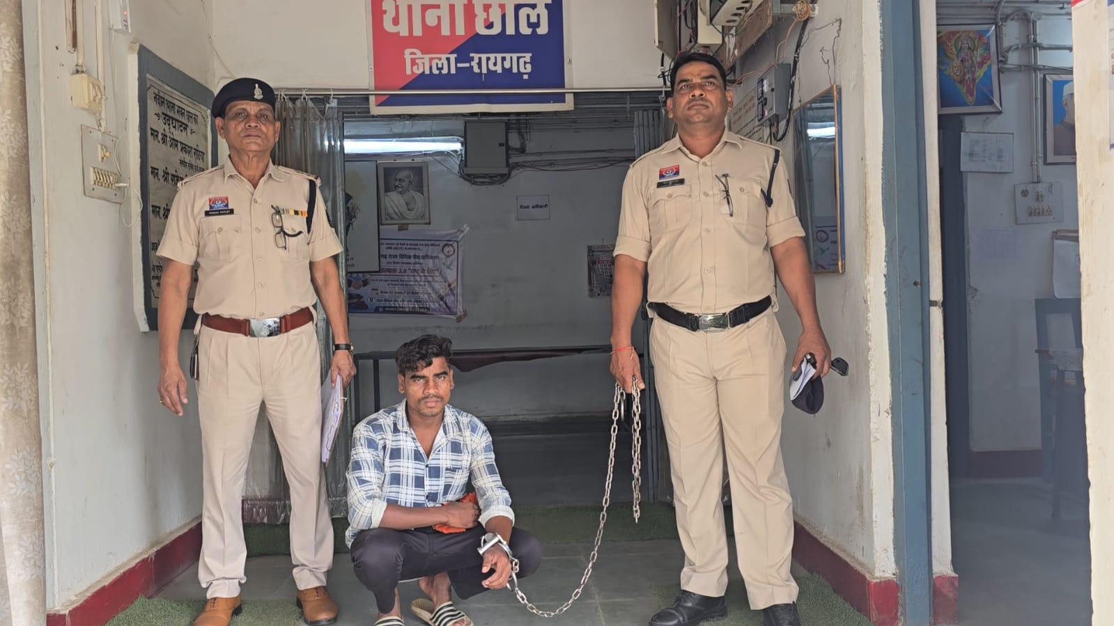नाबालिग से दुष्कर्म की शिकायत पर छाल पुलिस ने दिखाई तत्परता, &ldquo;अभियान संवेदना&rdquo; के तहत आरोपी युवक को हिरासत में लेकर की वैधानिक कार्रवाई, न्यायिक रिमांड पर जेल भेजा