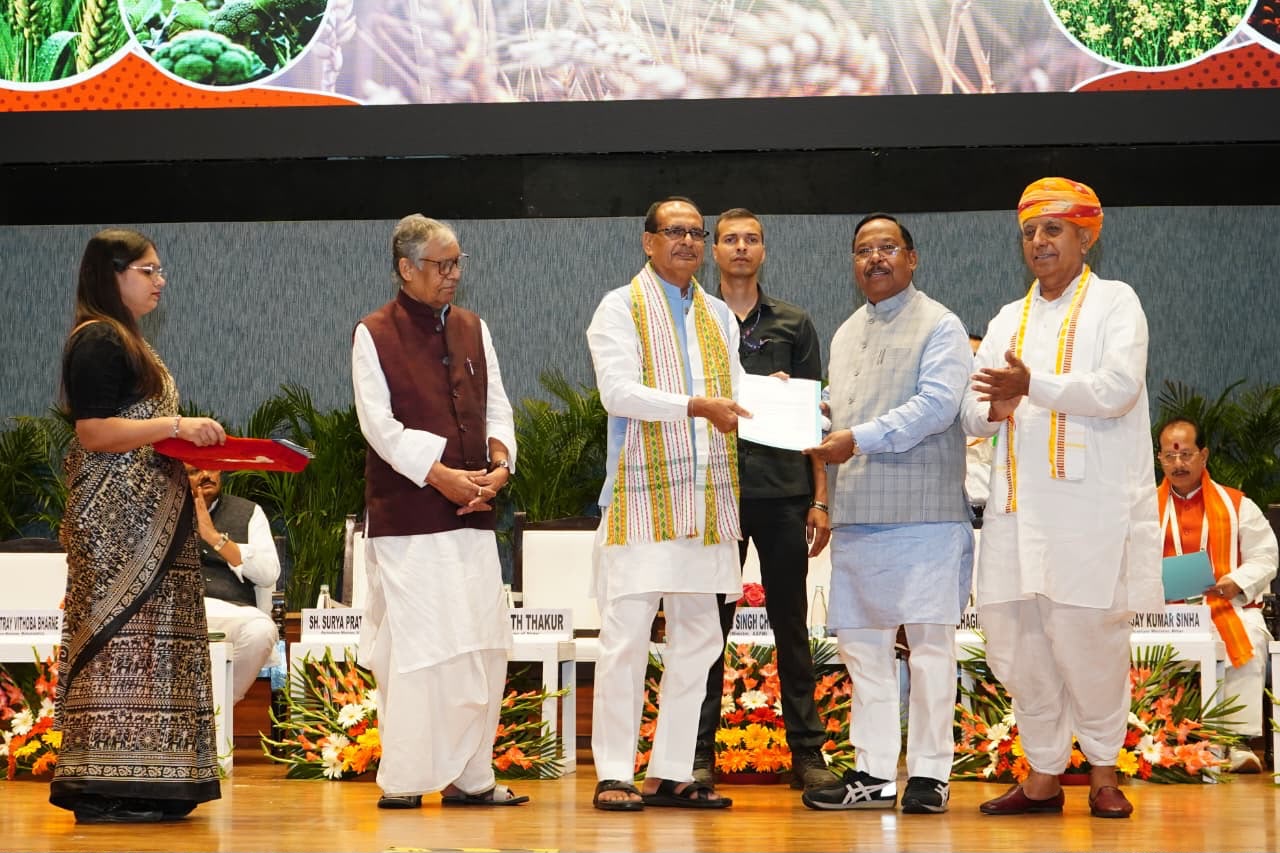 नई दिल्ली के राष्ट्रीय कृषि सम्मेलन से छत्तीसगढ़ के किसानों के लिए बड़ी सौगात, कृषि मंत्री रामविचार नेताम की मौजूदगी में प्रदेश को 182 करोड़ रुपये का आवंटन, दलहन-तिलहन का रकबा बढ़ाने और उत्पादन बढ़ाने पर जोर