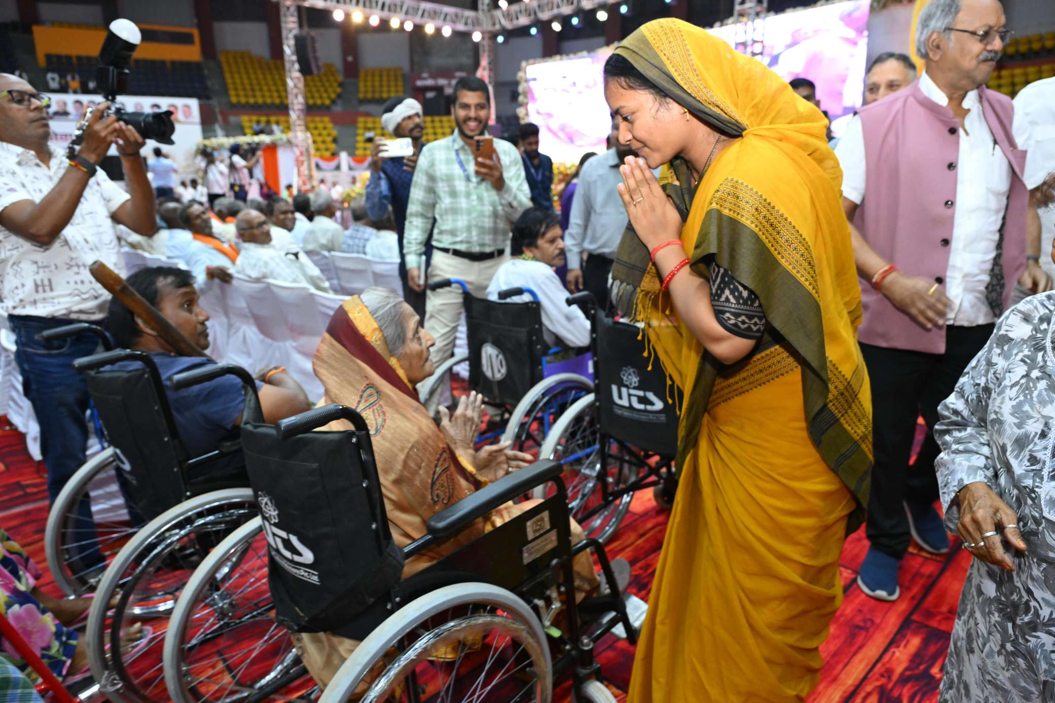 अंतरराष्ट्रीय वृद्धजन दिवस पर रायपुर में सजा सियान सेवा महाकुंभ, मंत्री लक्ष्मी राजवाड़े ने कहा&mdash;वरिष्ठजनों का अनुभव हमारी शक्ति, उनकी गरिमा और सम्मान की रक्षा सरकार की जिम्मेदारी