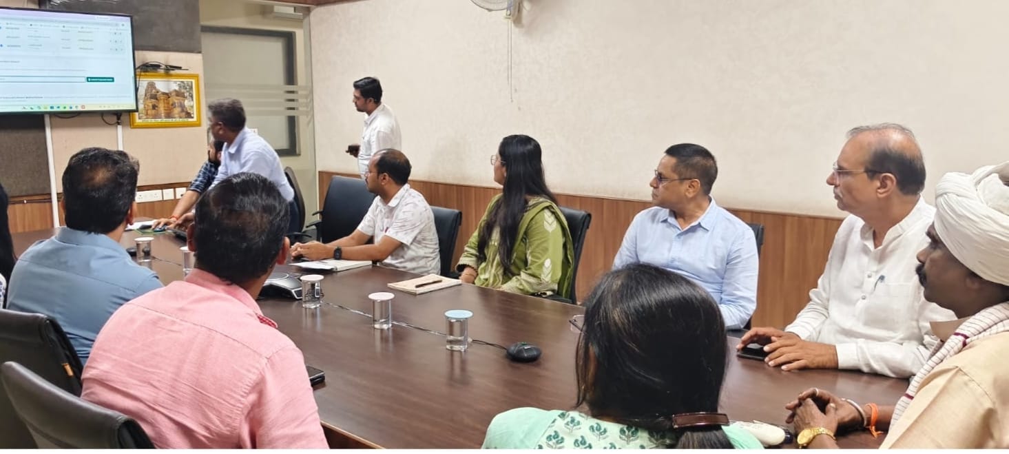 वन मंत्री केदार कश्यप के मार्गदर्शन में तेन्दूपत्ता संग्राहक परिवारों को आर्थिक सहारा, राजमोहिनी देवी योजना से 169 परिवारों को सीधे बैंक खातों में मिली 2.42 करोड़ की सहायता