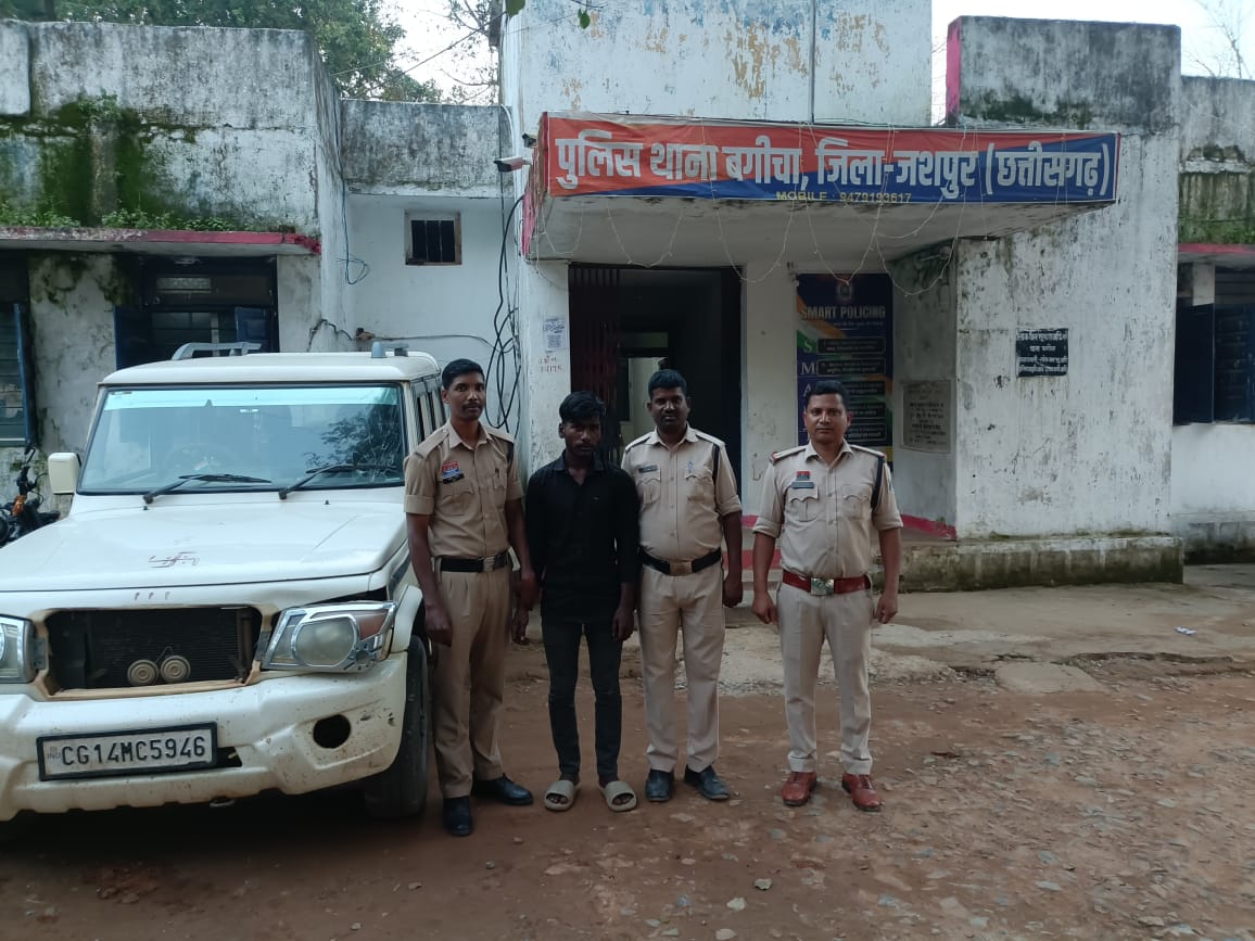 जादू-टोना के शक ने ली बुजुर्ग की जान, पहले से रची हत्या की साजिश को बोलेरो से कुचलकर दिया अंजाम, सड़क हादसा दिखाने की कोशिश नाकाम, बगीचा पुलिस ने मुख्य आरोपी दीपक यादव को किया गिरफ्तार